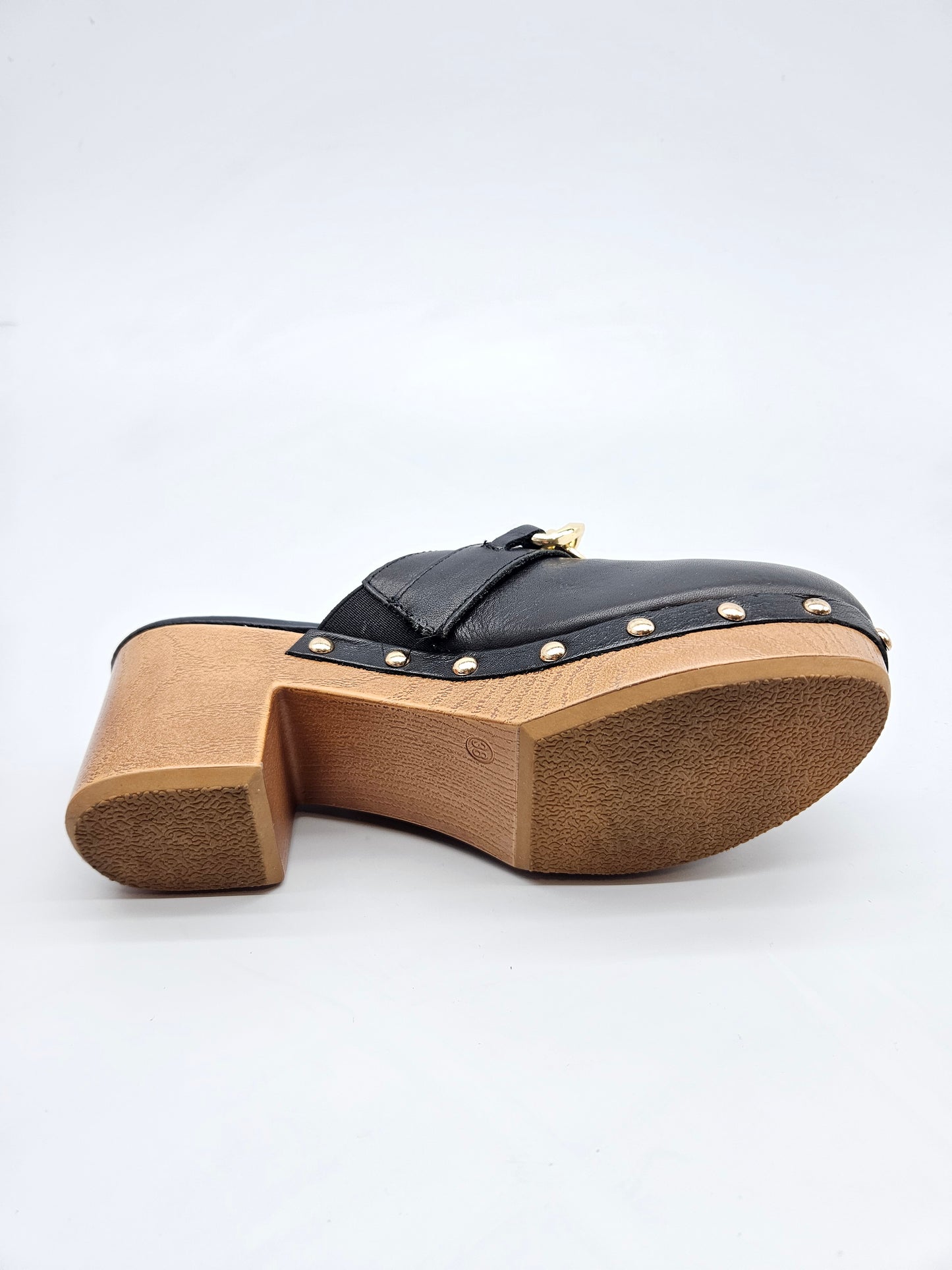 CARAMELA NOVI ORIGINAL KOZNI VLECKI BR 38