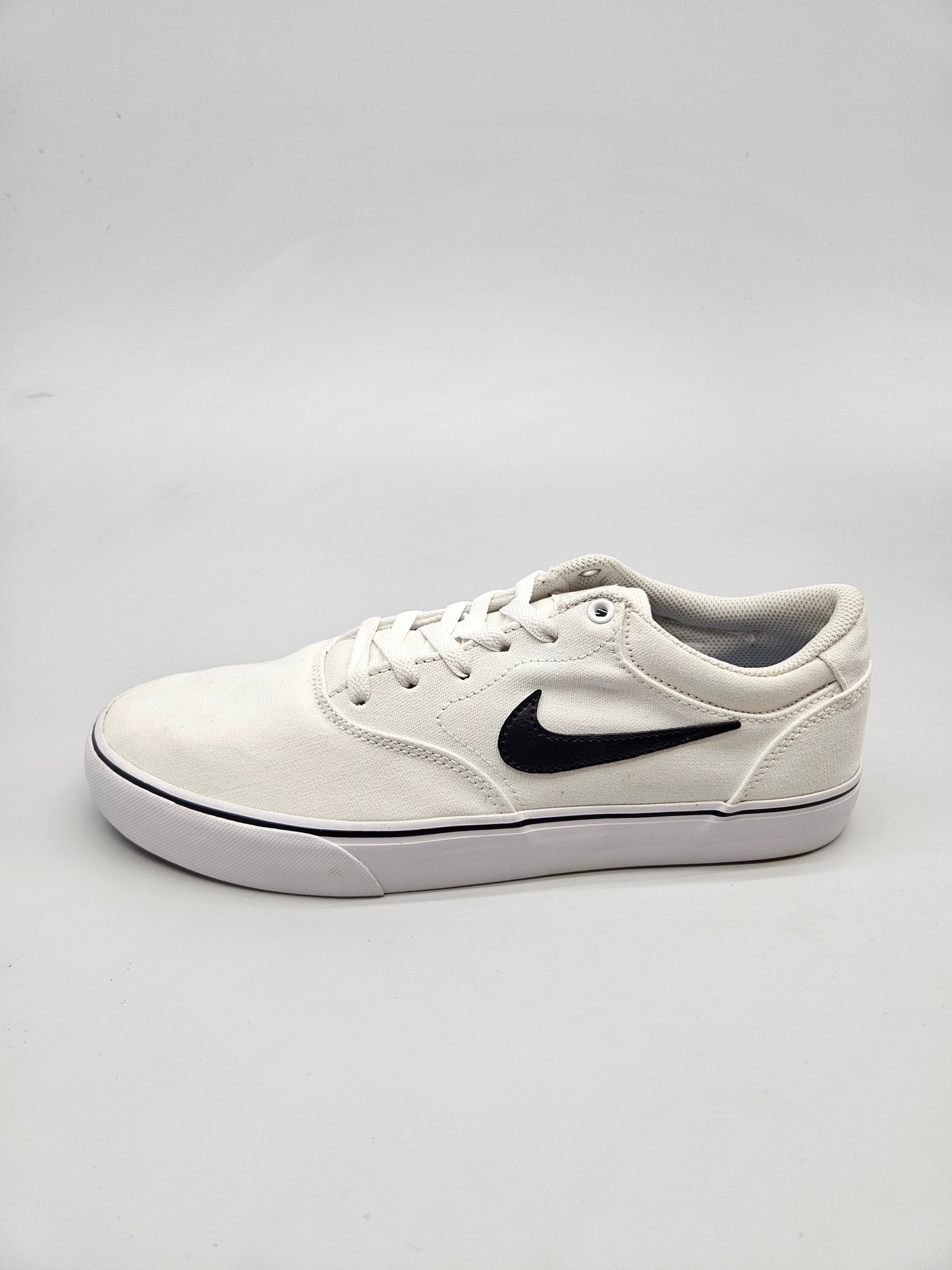 NIKE NOVI ORIGINAL PATIKI BR 43