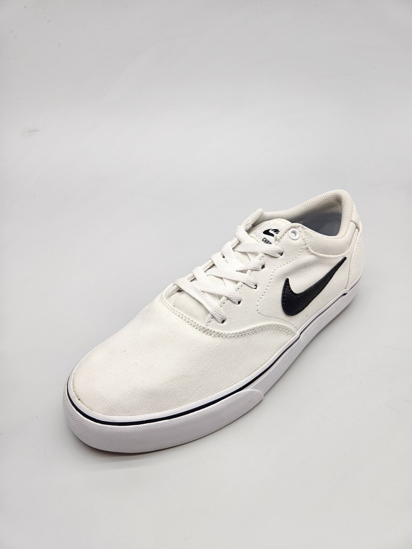 NIKE NOVI ORIGINAL PATIKI BR 43