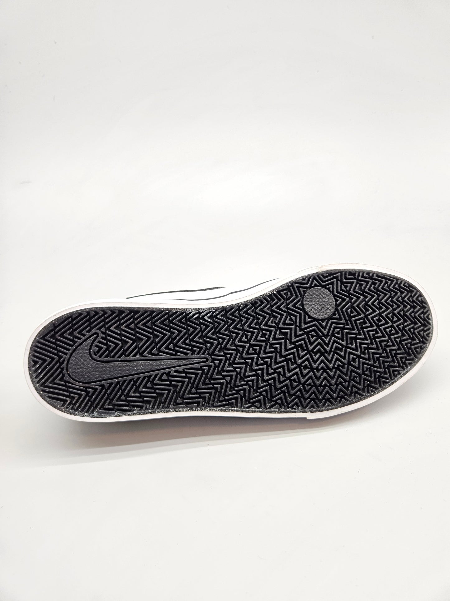 NIKE NOVI ORIGINAL PATIKI BR 43