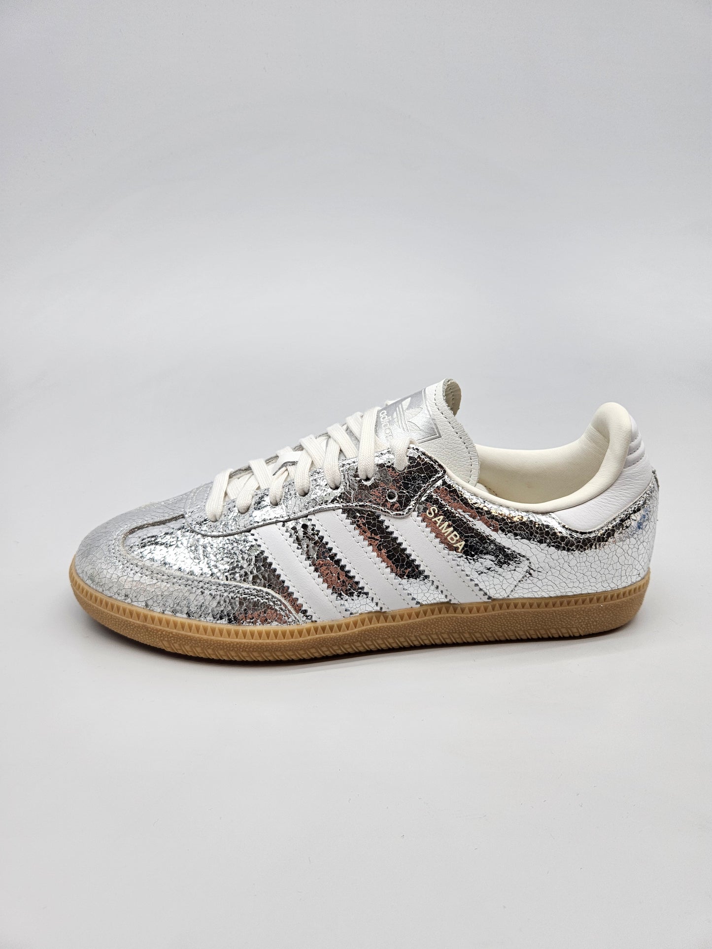 ADIDAS NOVI ORIGINAL PATIKI BR 41