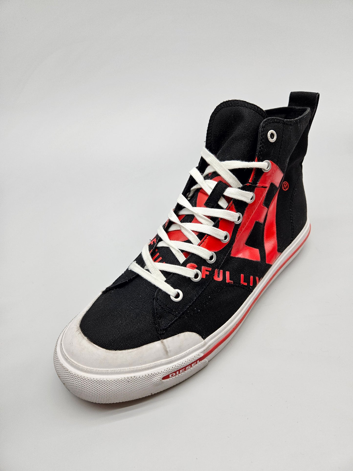 DIESEL NOVI ORIGINAL PATIKI BR 46