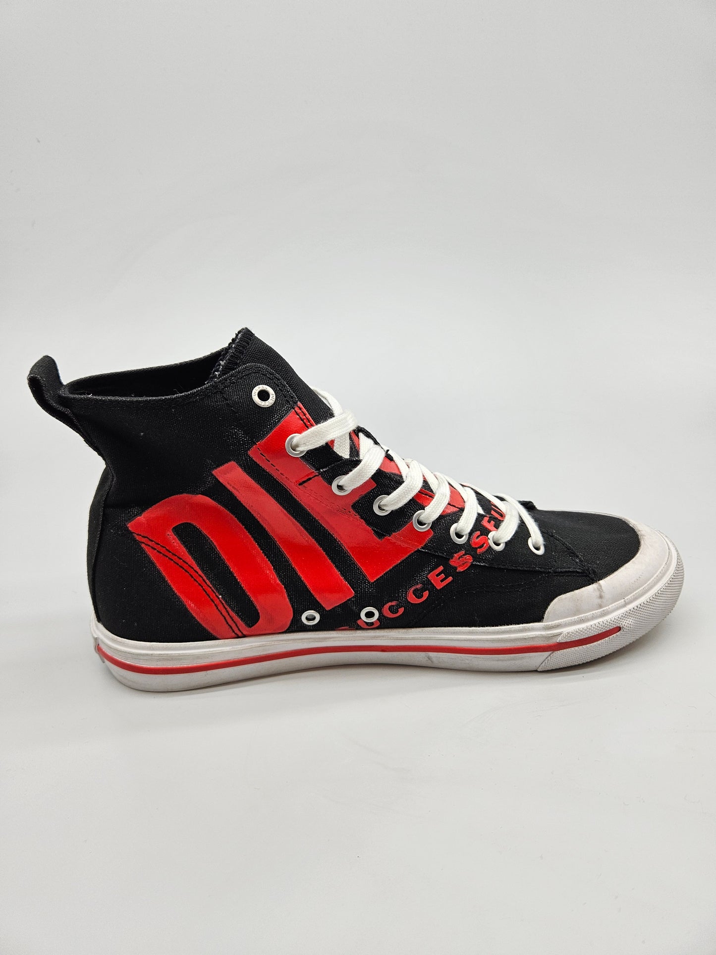 DIESEL NOVI ORIGINAL PATIKI BR 46