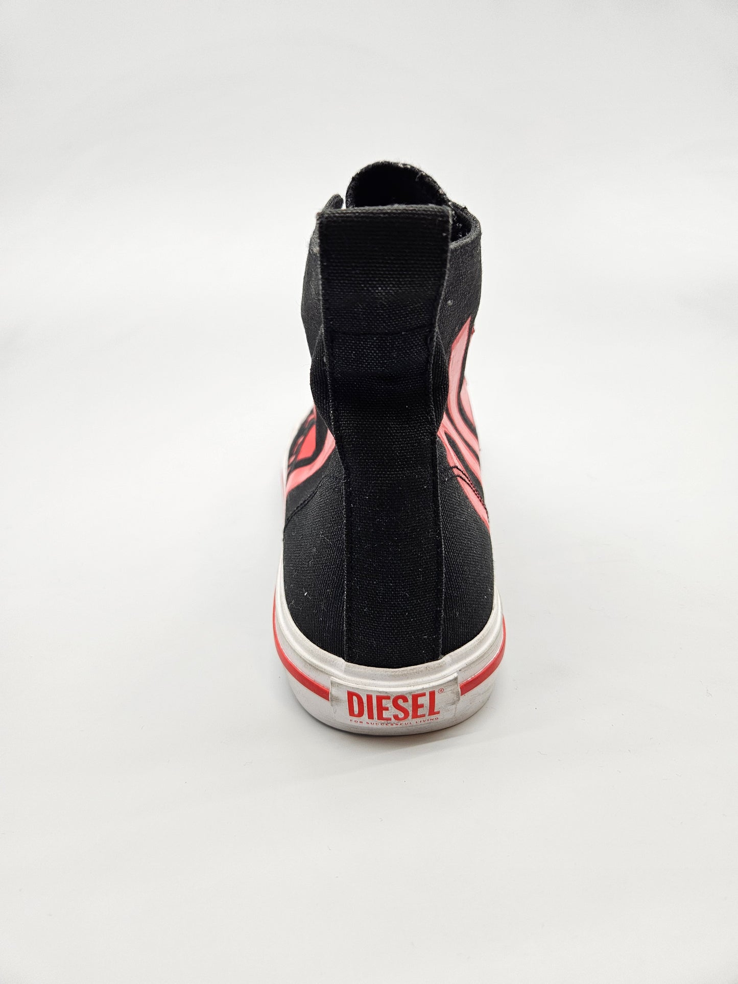 DIESEL NOVI ORIGINAL PATIKI BR 46