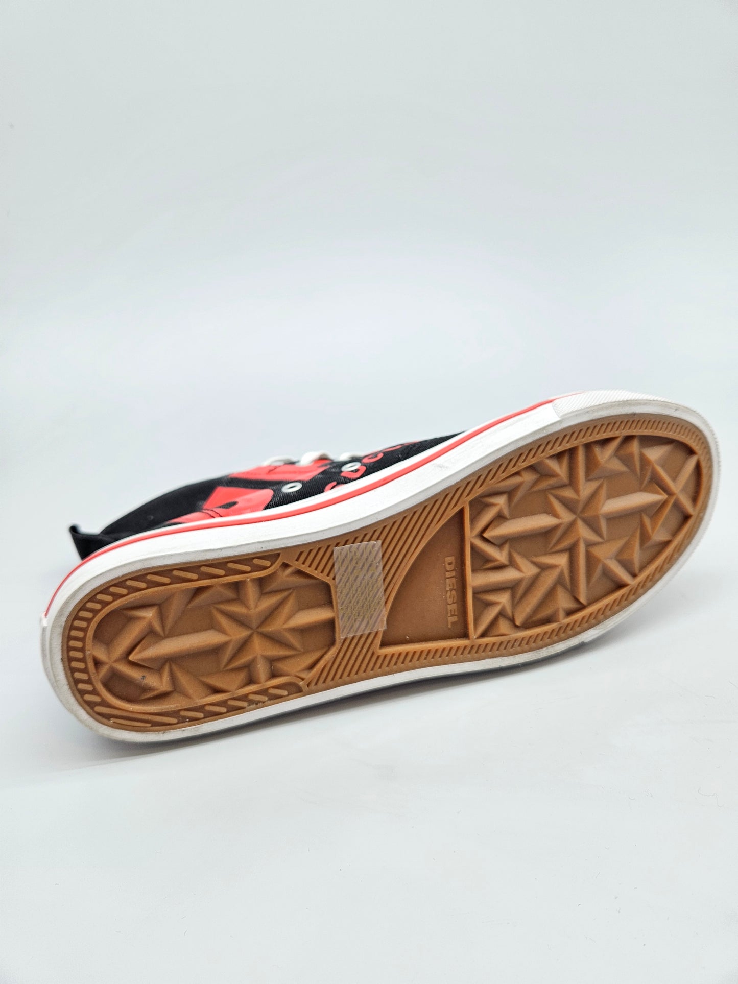 DIESEL NOVI ORIGINAL PATIKI BR 46