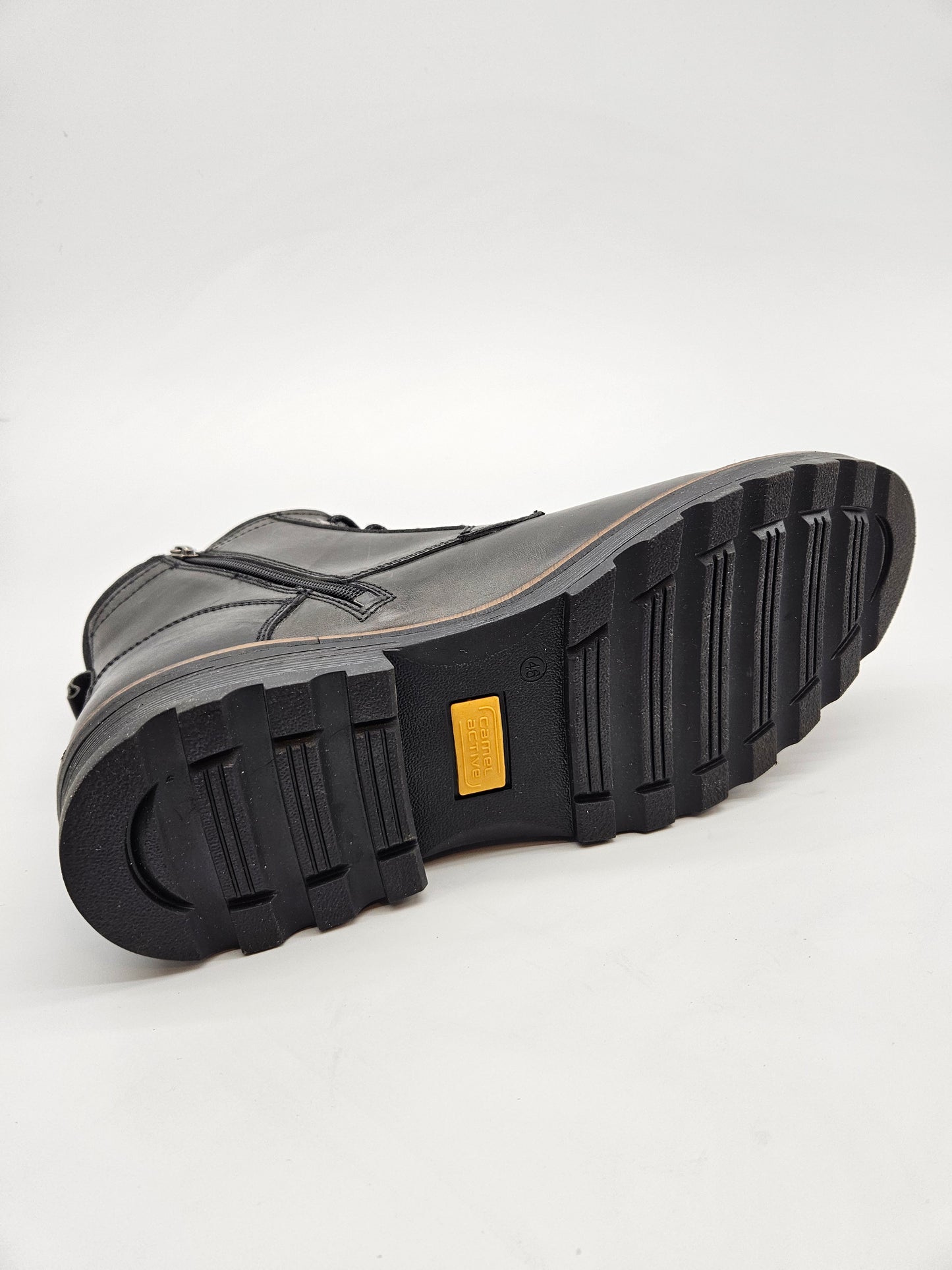 CAMEL ACTIVE NOVI ORIGINAL KOZNI CIZMI BR 46