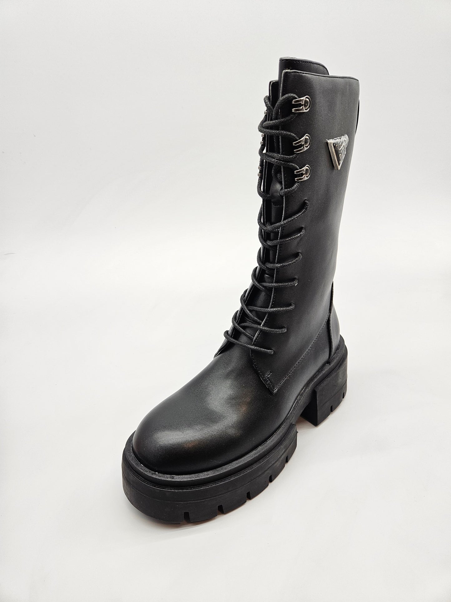 GUESS NOVI ORIGINAL KOZNI CIZMI BR 37