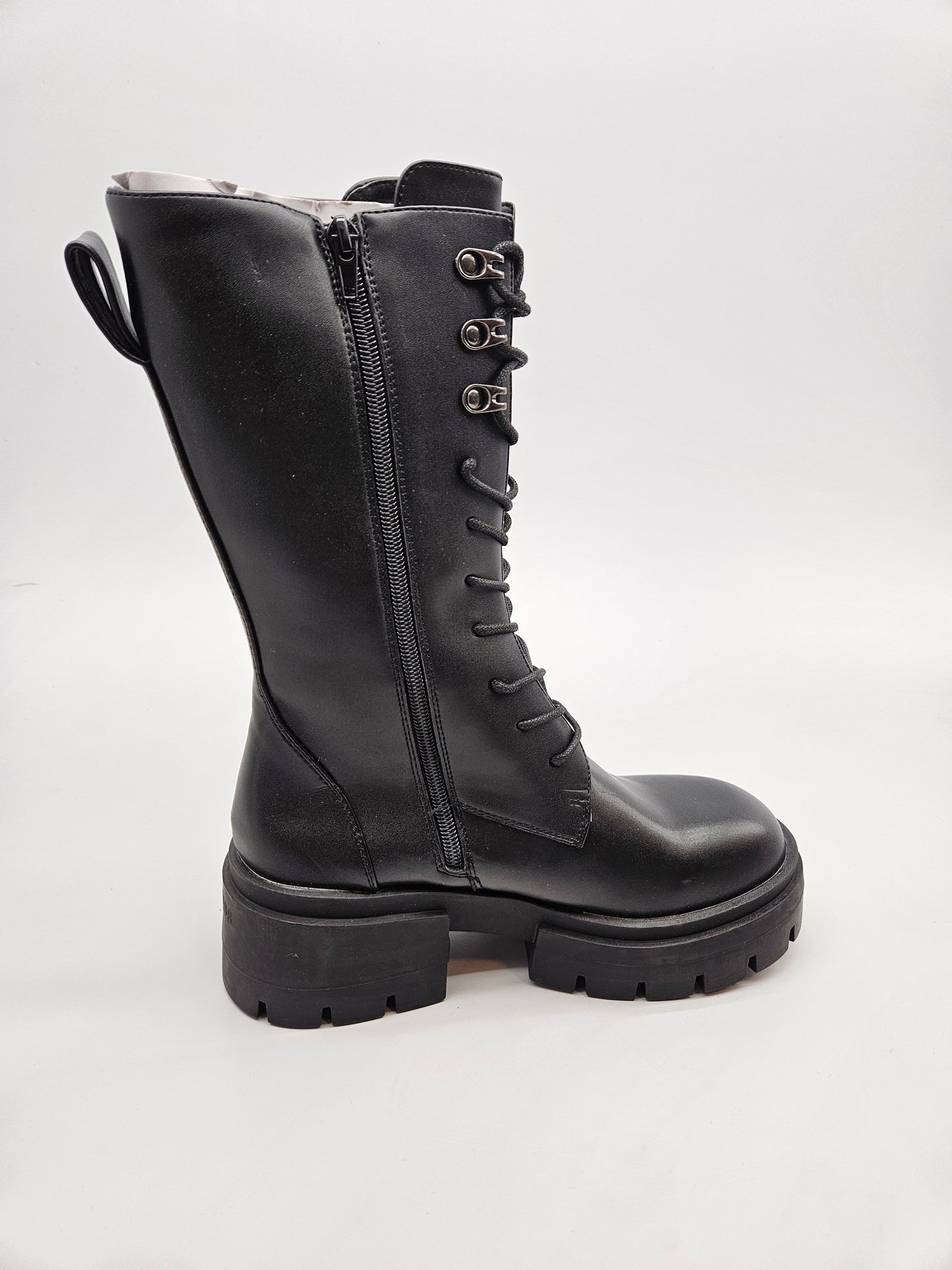 GUESS NOVI ORIGINAL KOZNI CIZMI BR 37