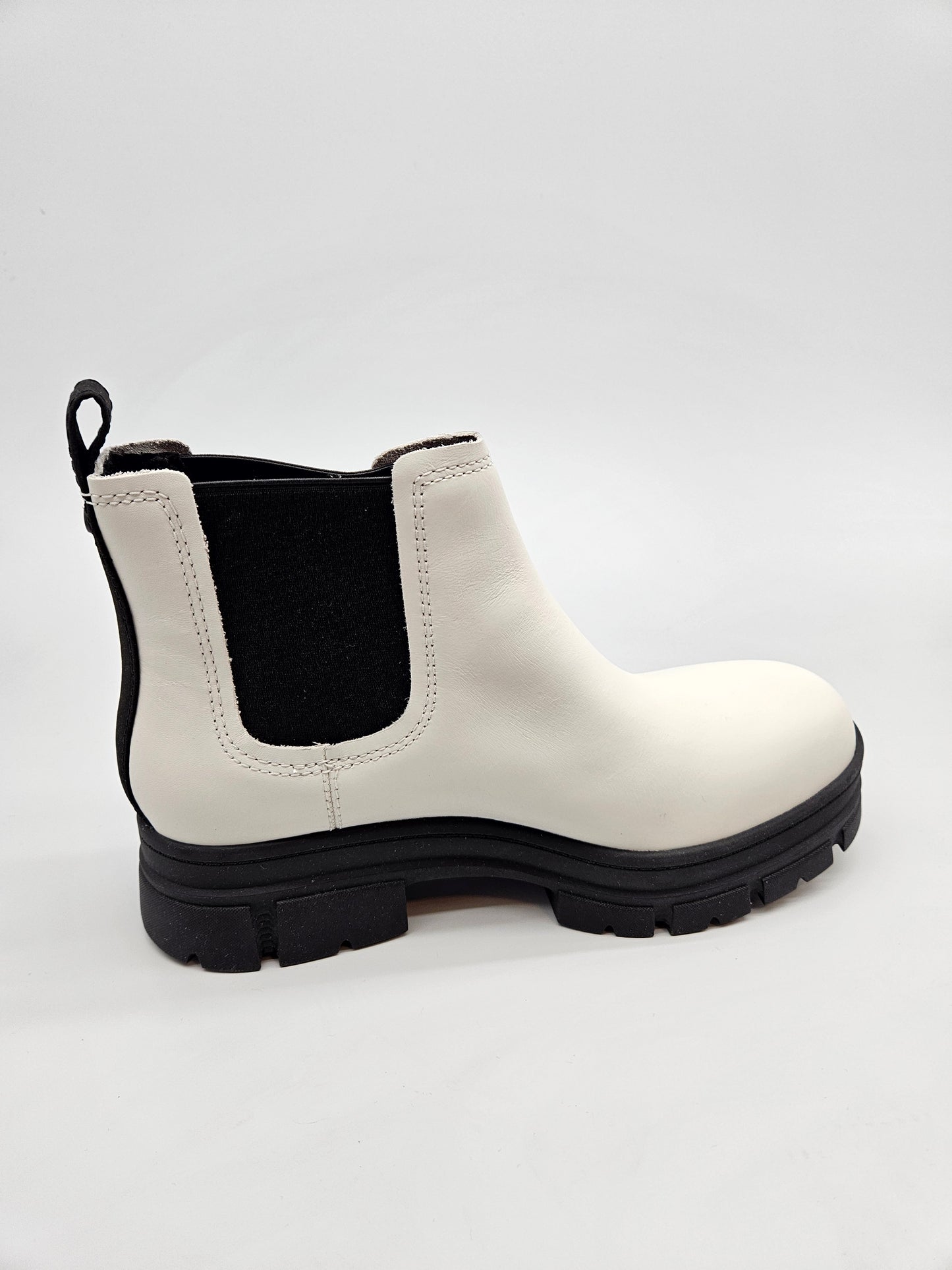 UGG AUSTRALIA NOVI ORIGINAL KOZNI CIZMI BR 41