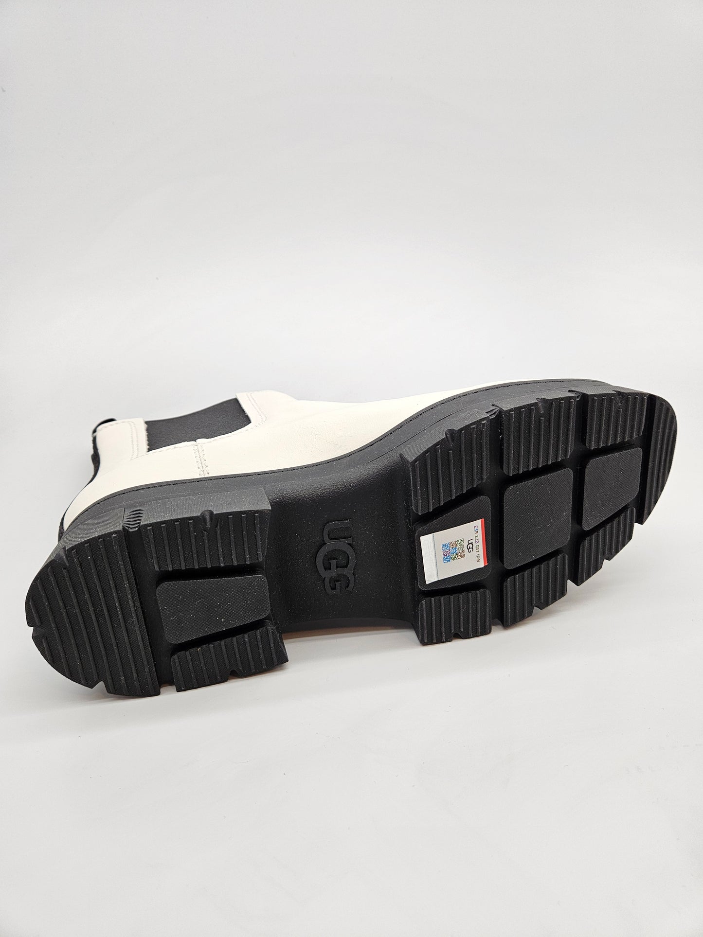 UGG AUSTRALIA NOVI ORIGINAL KOZNI CIZMI BR 41