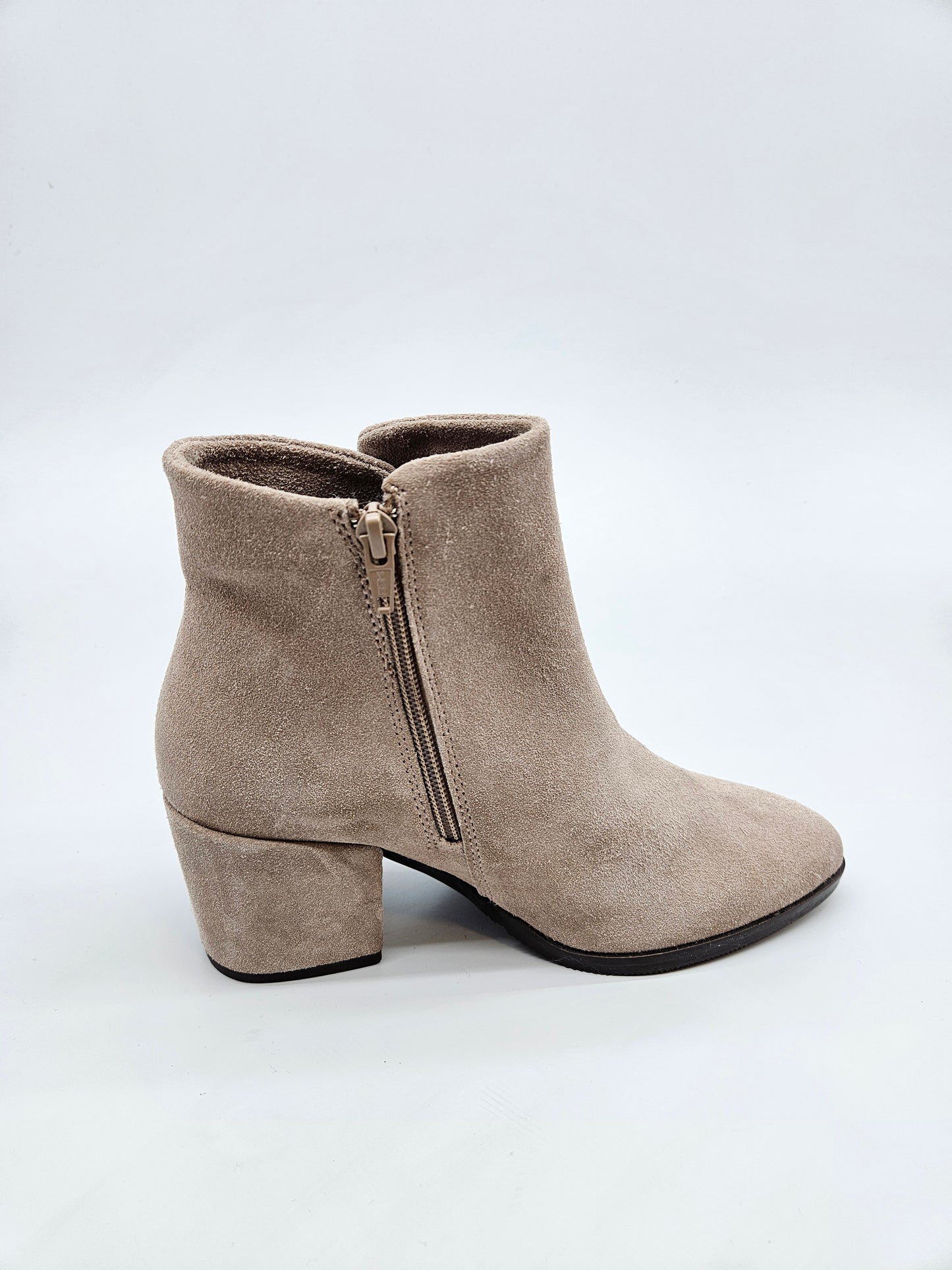 ANNA FIELD NOVI ORIGINAL CIZMI BR 36