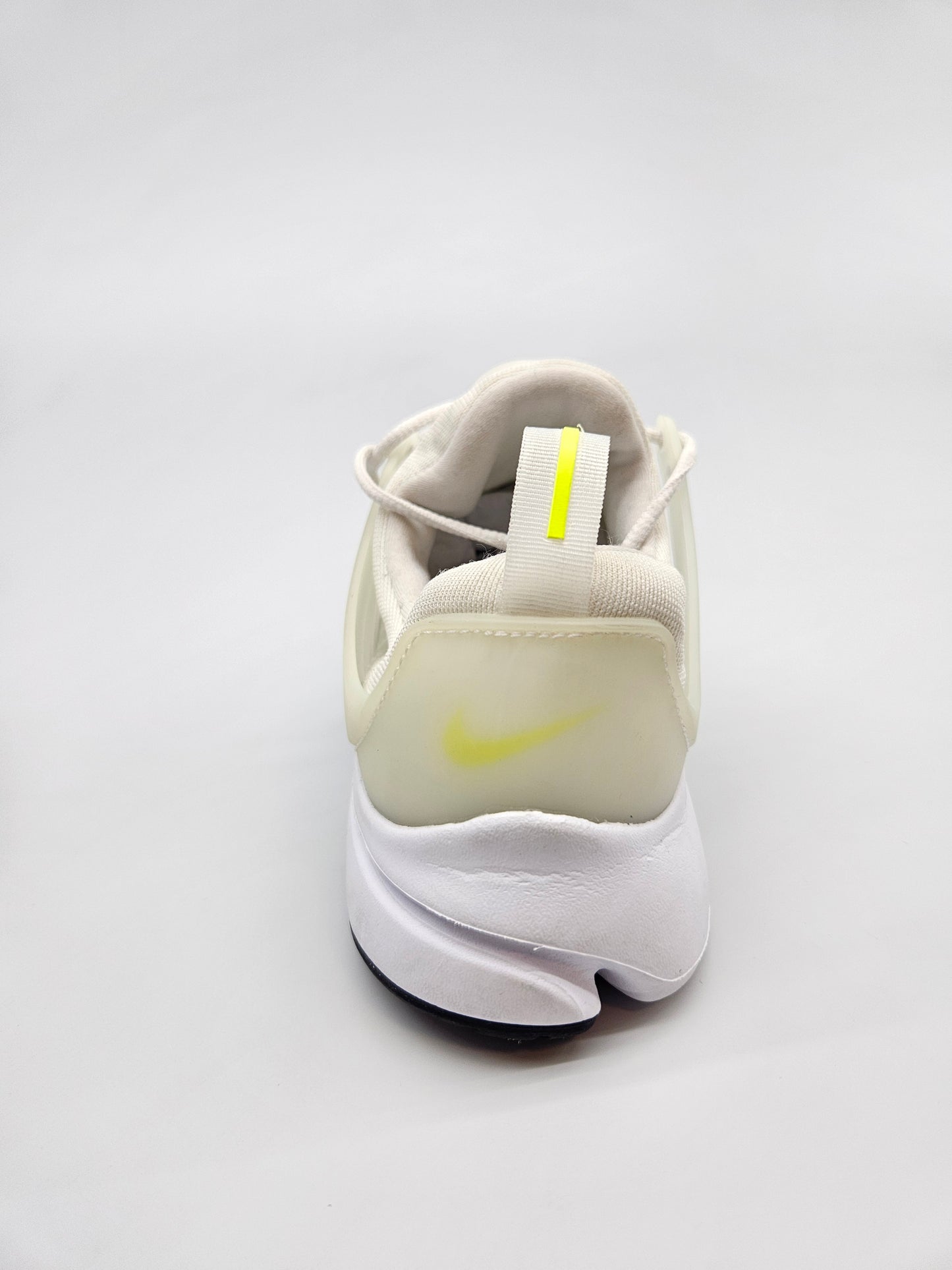 NIKE NOVI ORIGINAL PATIKI BR 38.5