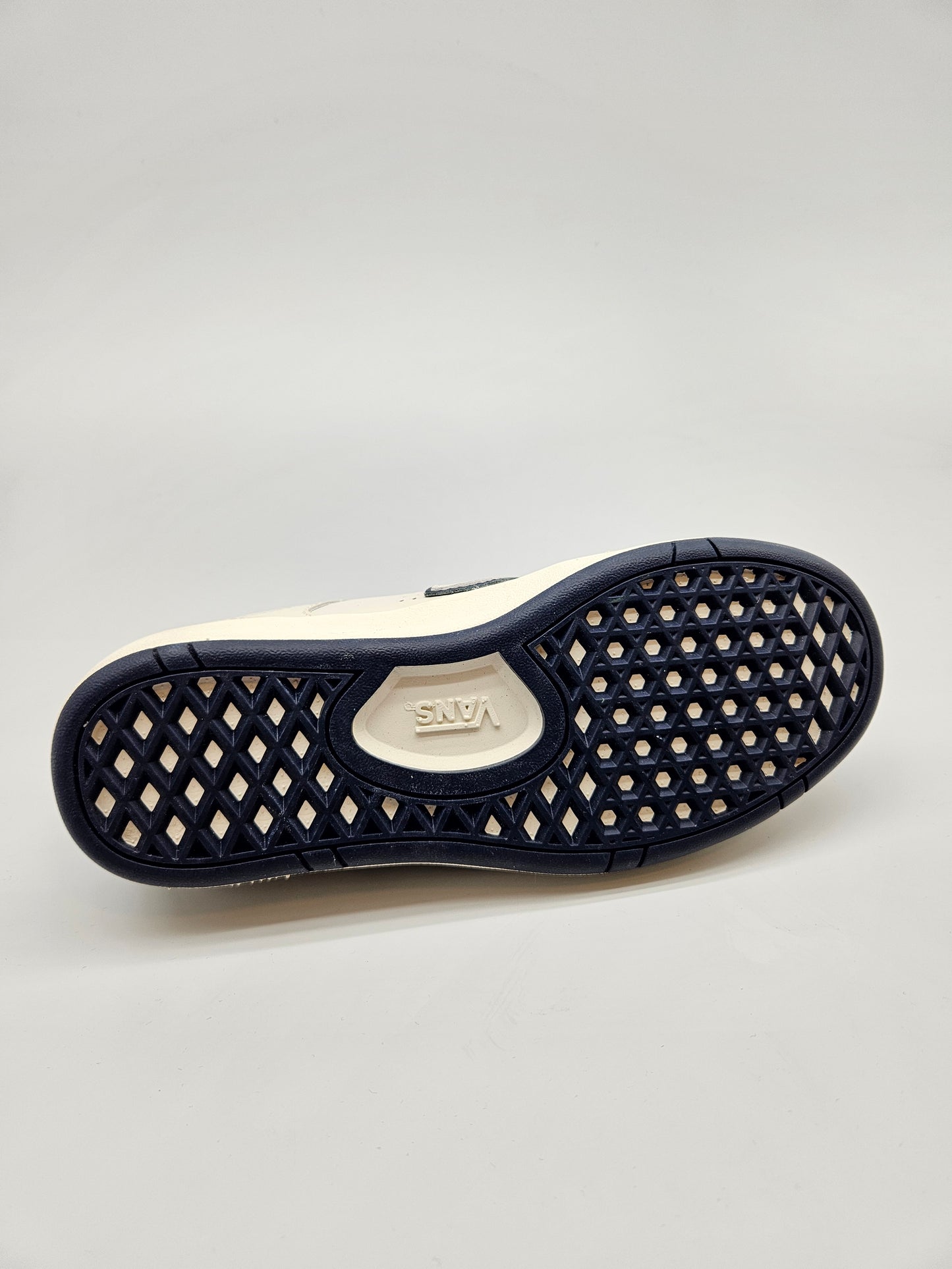 VANS NOVI ORIGINAL PATIKI BR 36.5