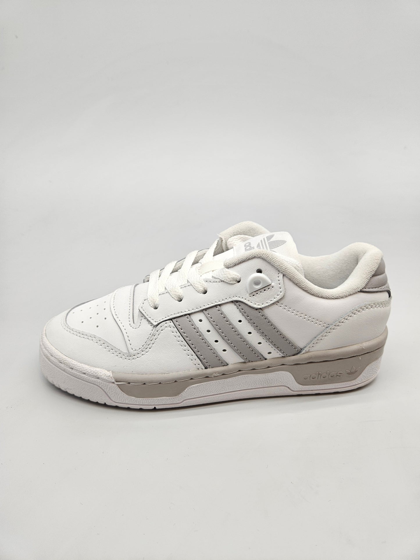 ADIDAS NOVI ORIGINAL PATIKI BR 36.5