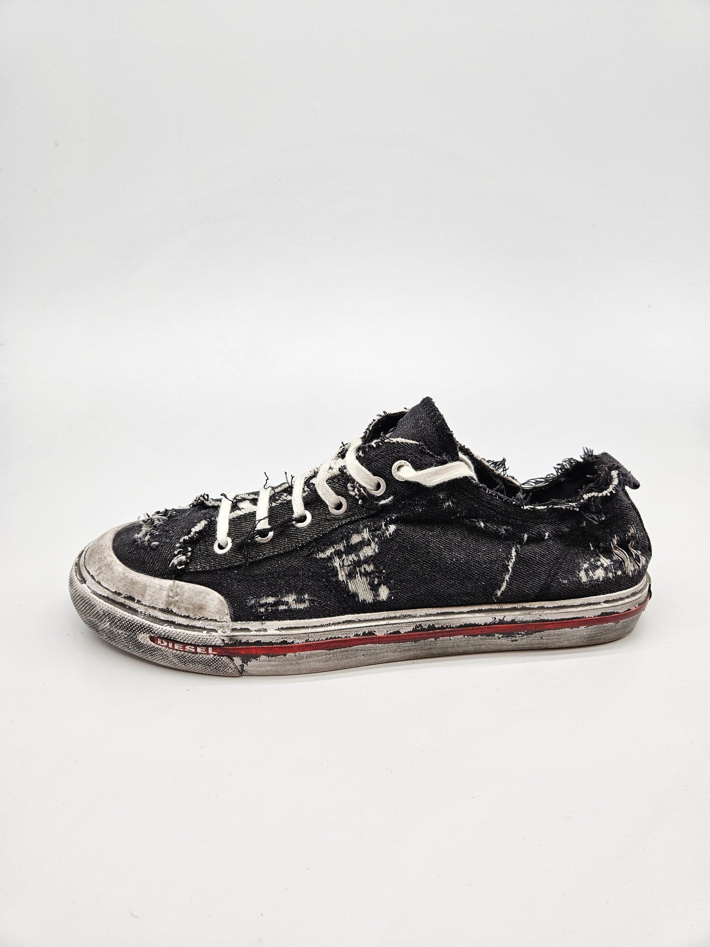 DIESEL NOVI ORIGINAL PATIKI BR 44