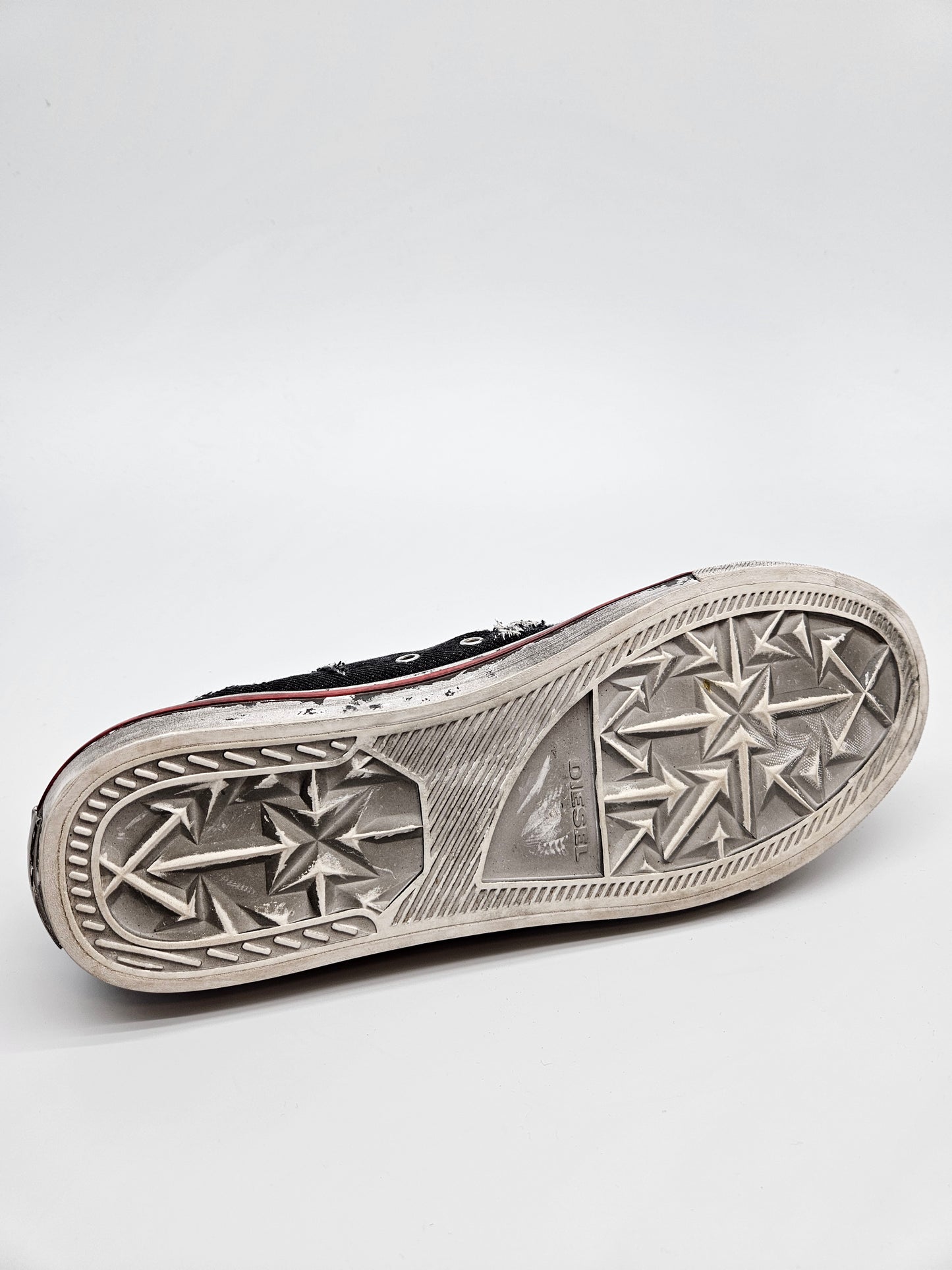 DIESEL NOVI ORIGINAL PATIKI BR 44
