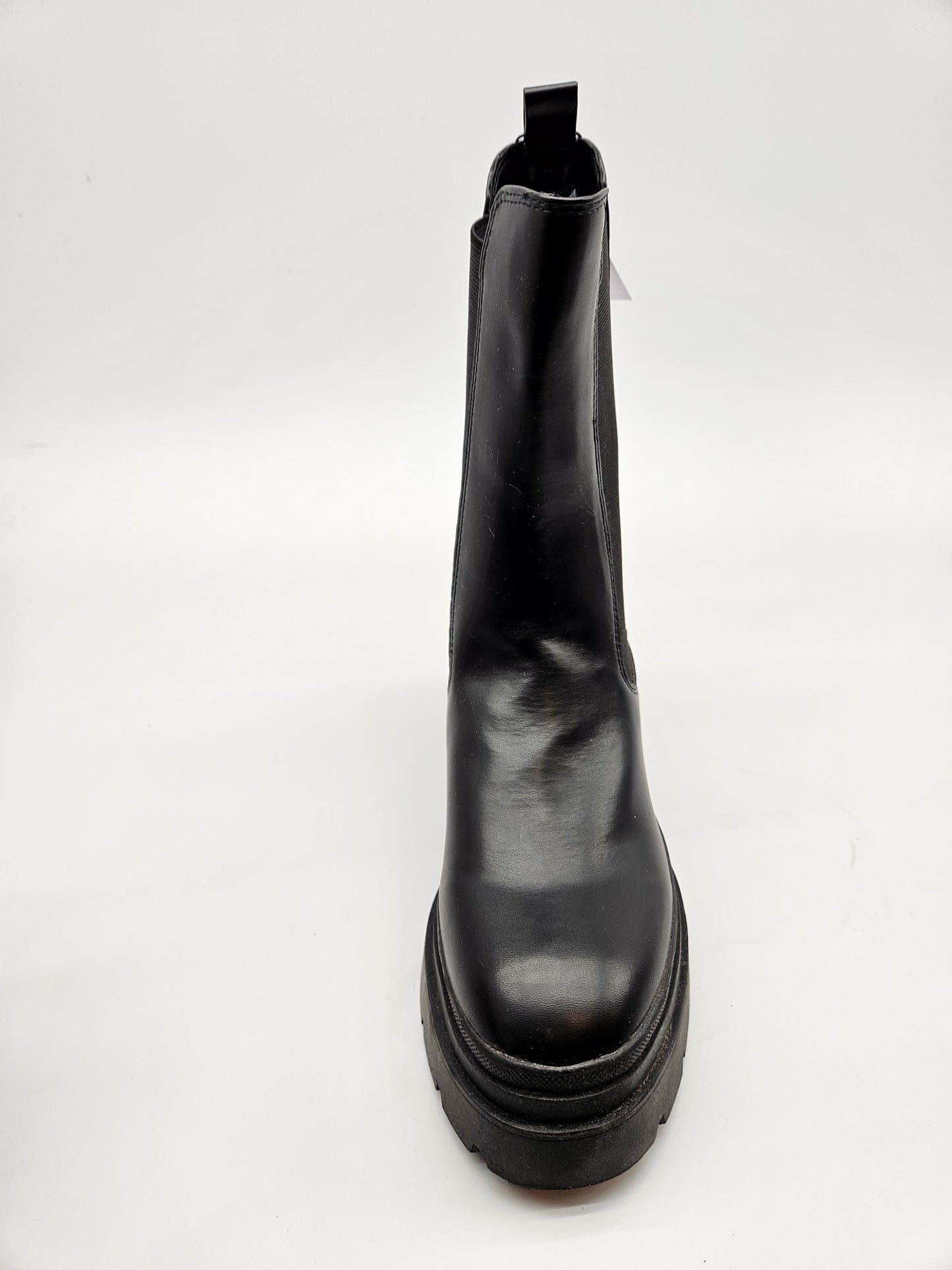 BERSHKA NOVI ORIGINAL CIZMI BR 39
