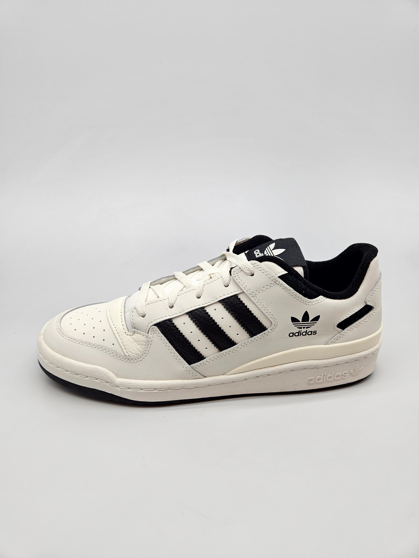 ADIDAS NOVI ORIGINAL PATIKI BR 45