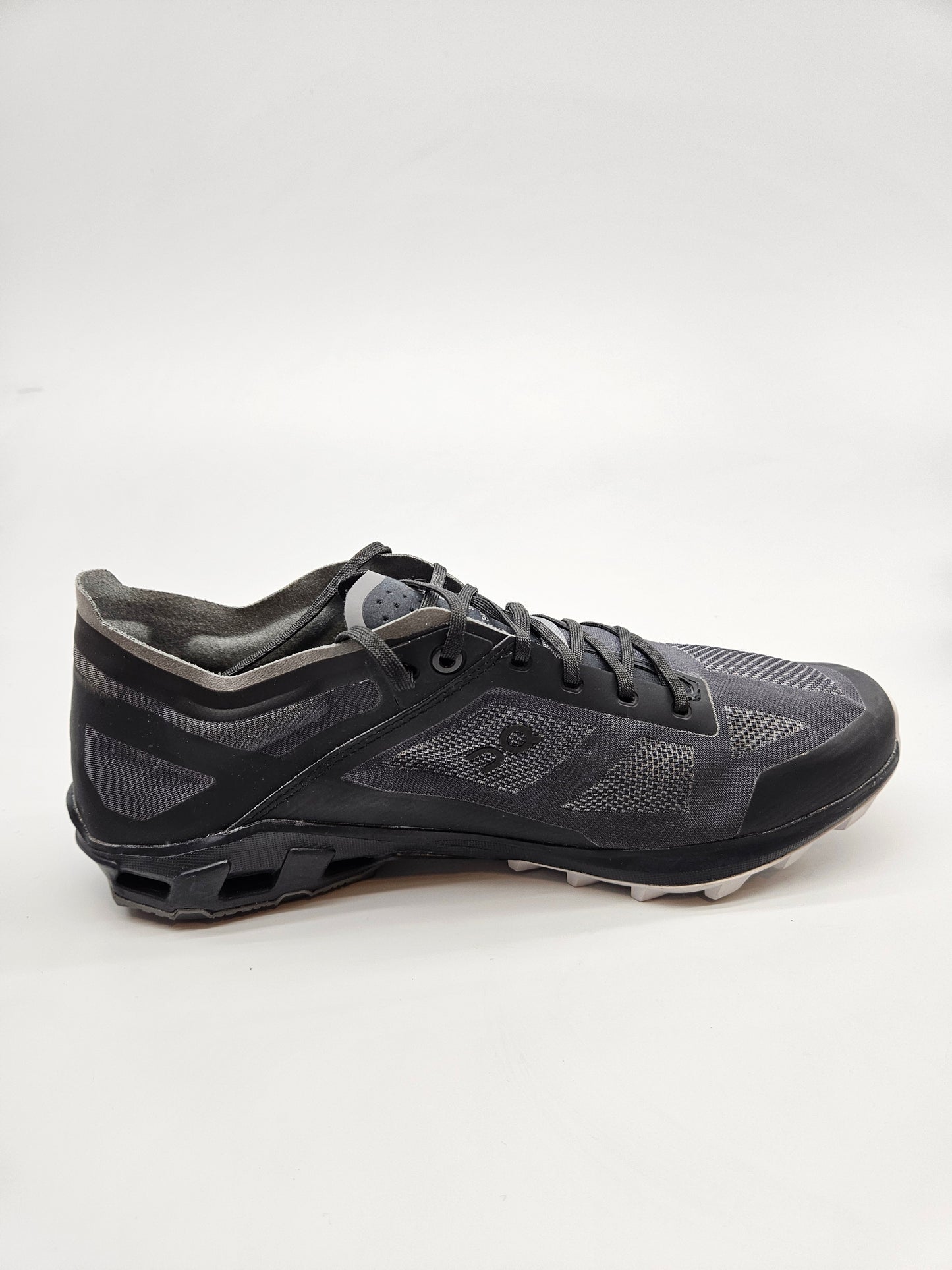 ON RUNNING NOVI ORIGINAL PATIKI BR 40.5