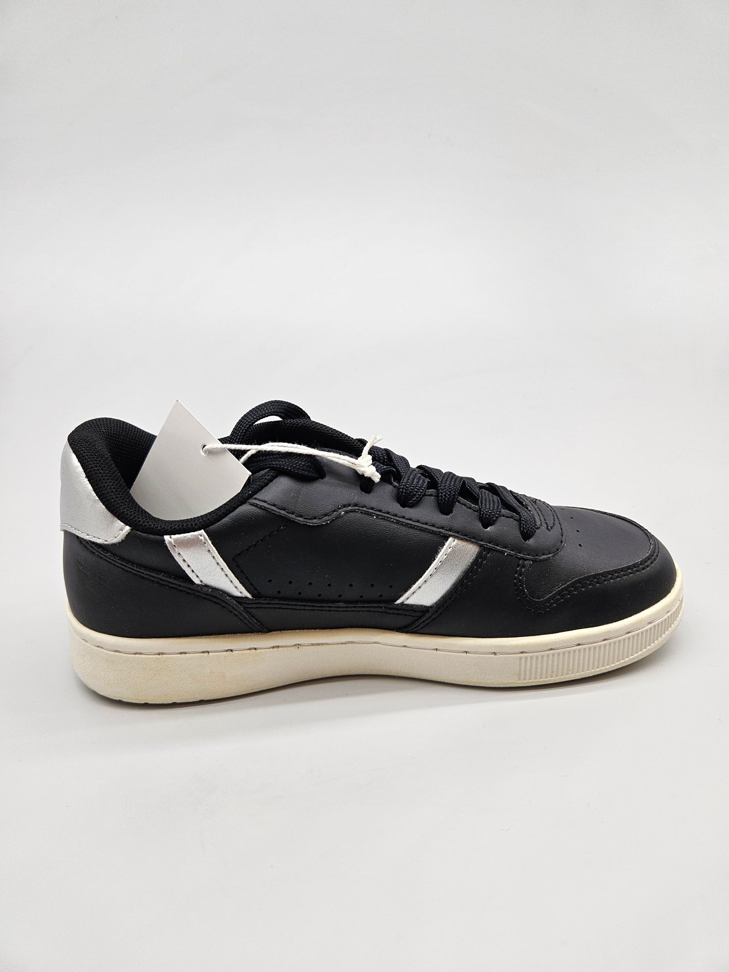 LACOSTE NOVI ORIGINAL PATIKI BR 35