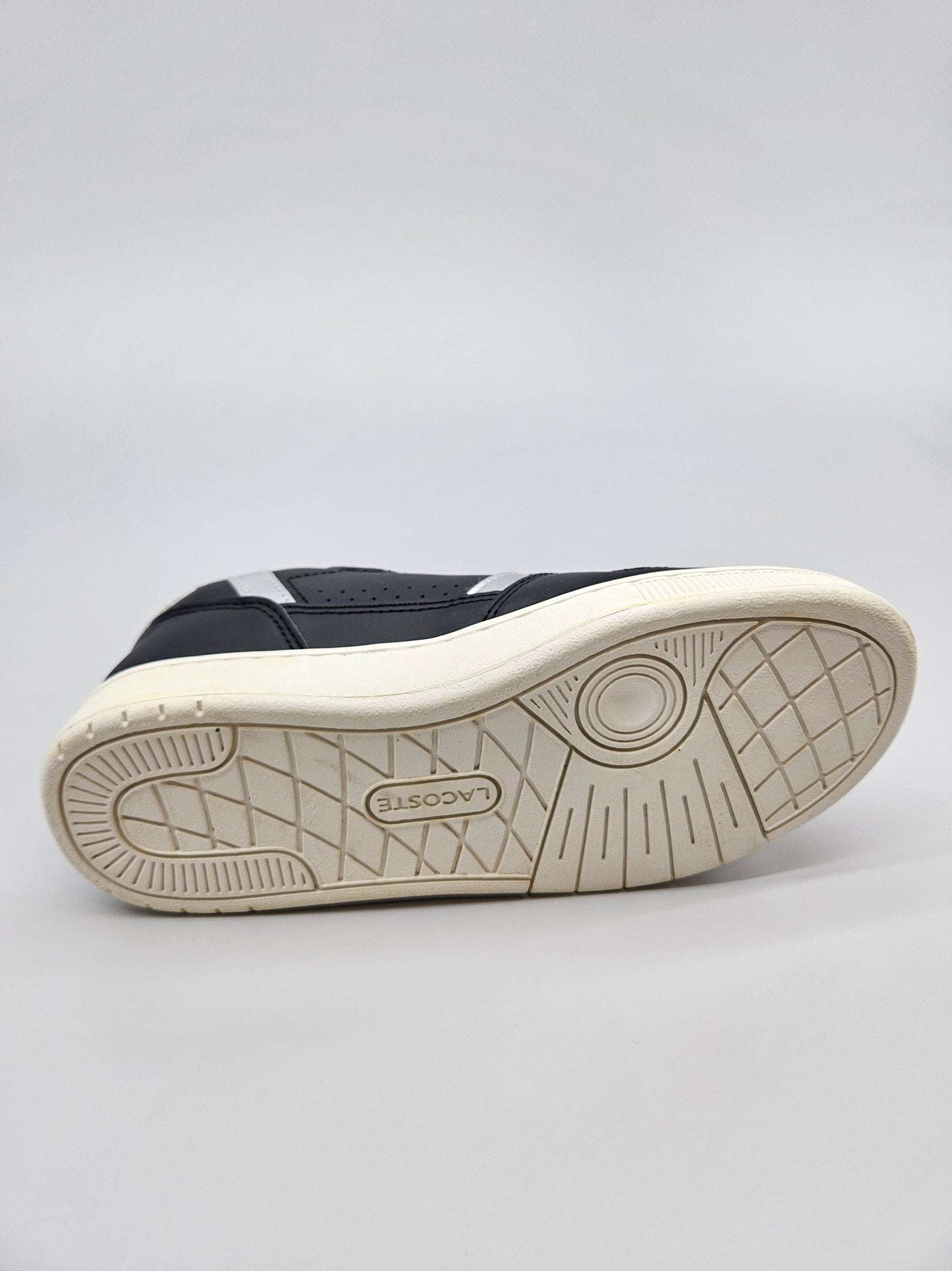 LACOSTE NOVI ORIGINAL PATIKI BR 35