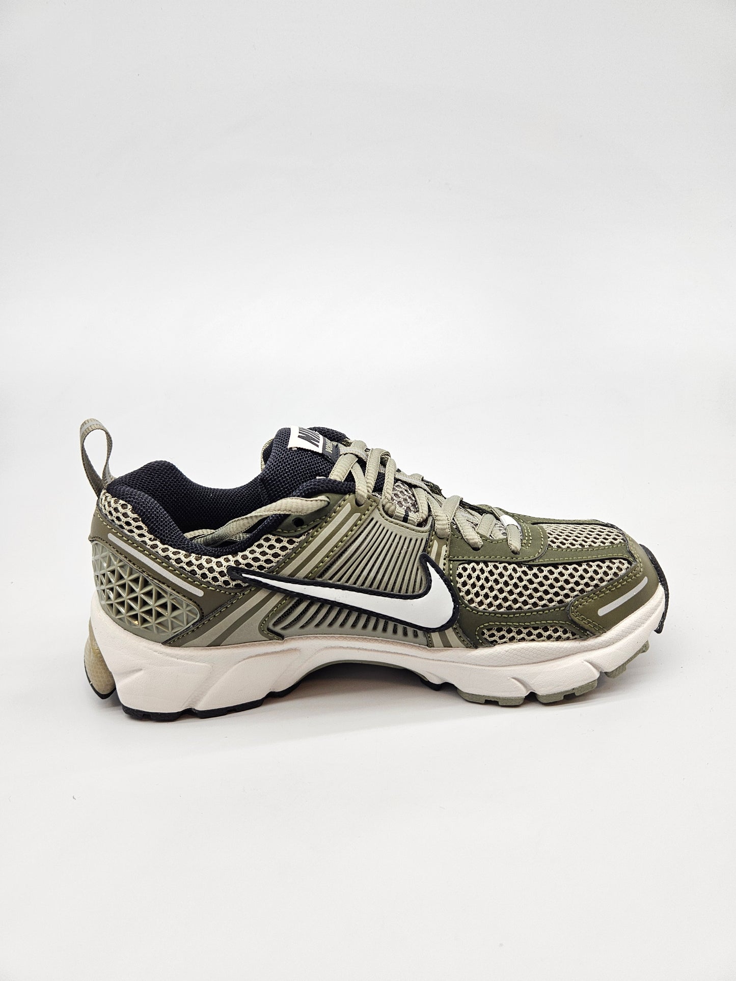 NIKE NOVI ORIGINAL PATIKI BR 36