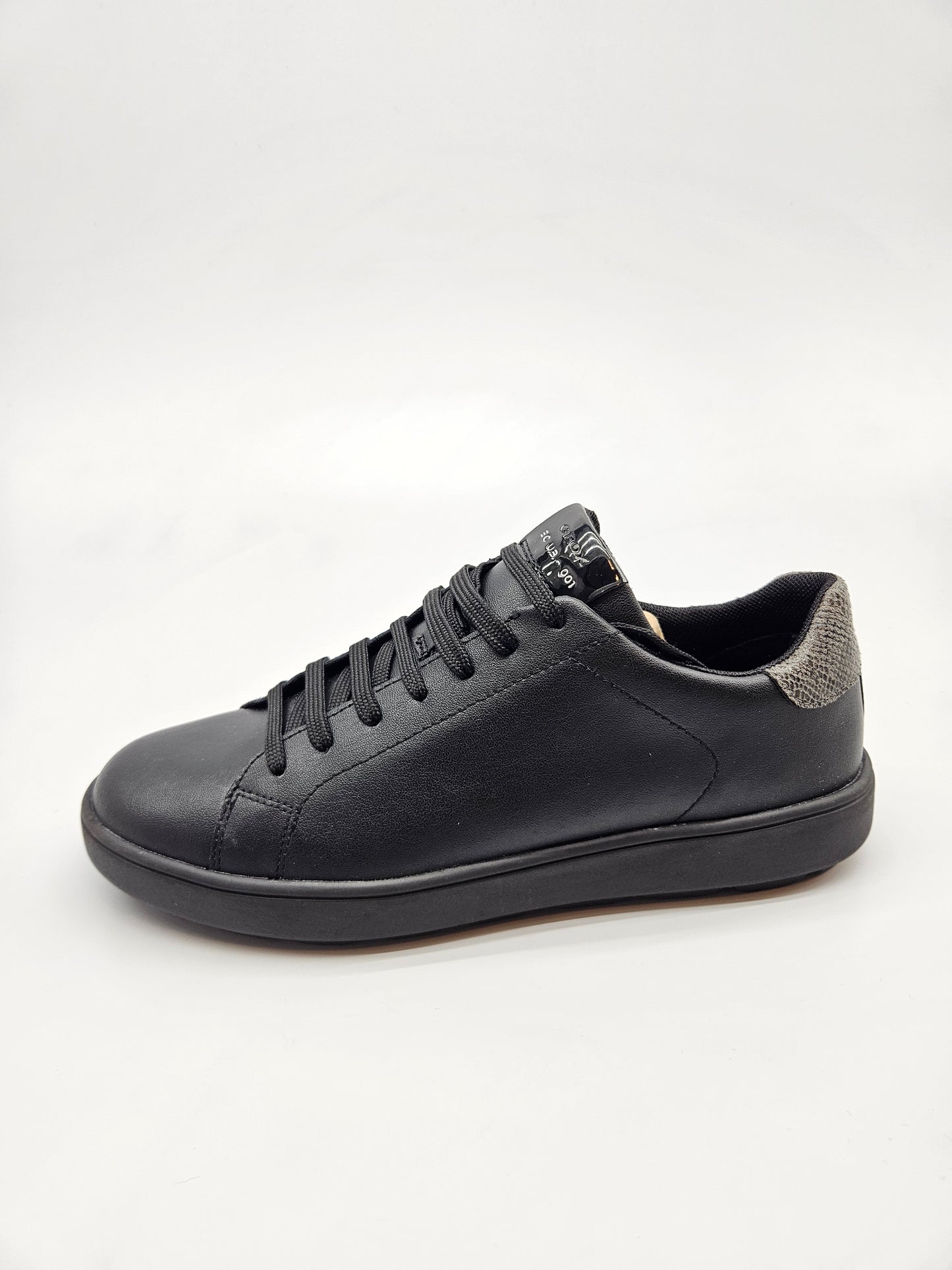 GEOX NOVI ORIGINAL PATIKI BR 40