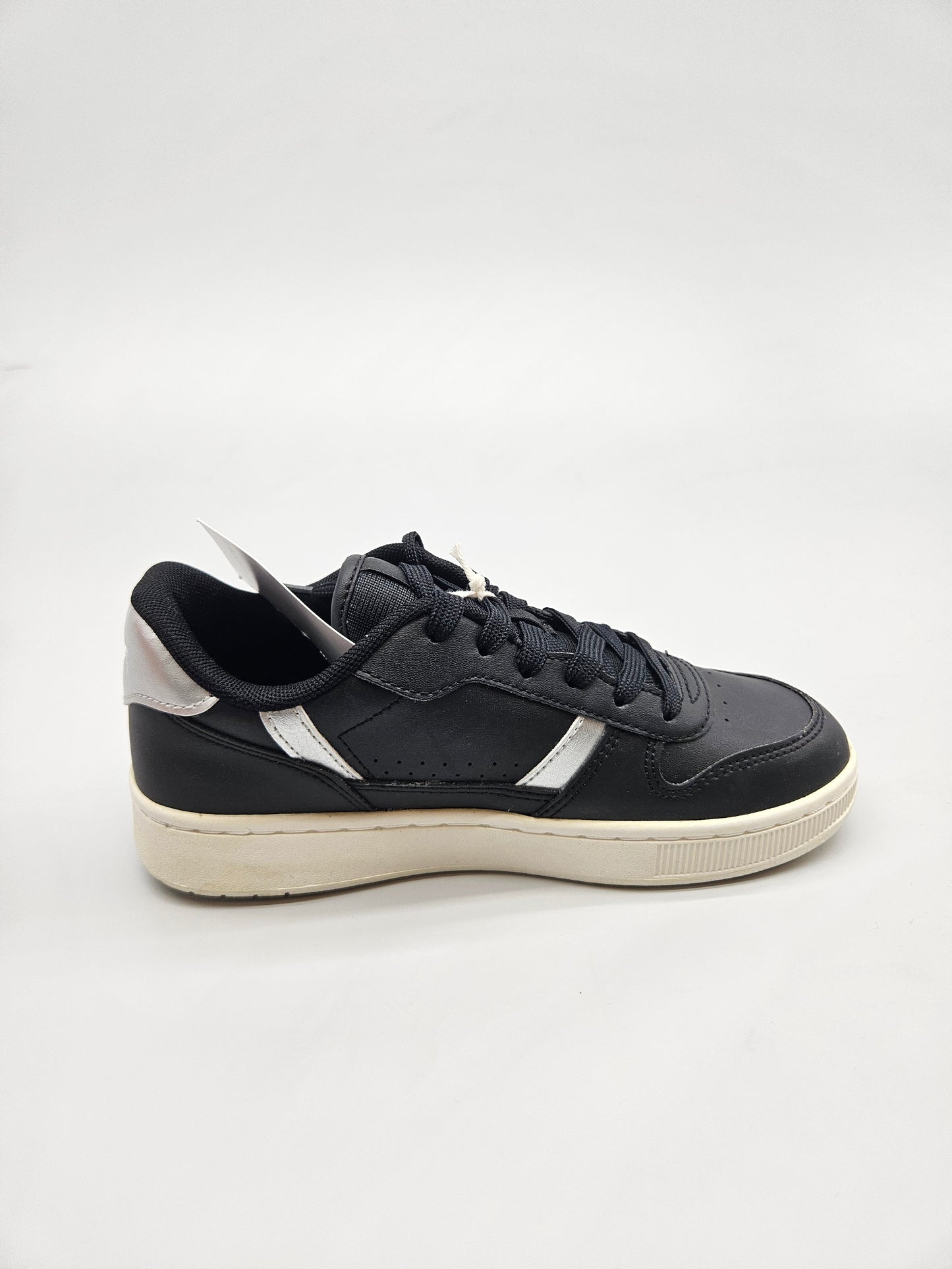 LACOSTE NOVI ORIGINAL PATIKI BR 34.5