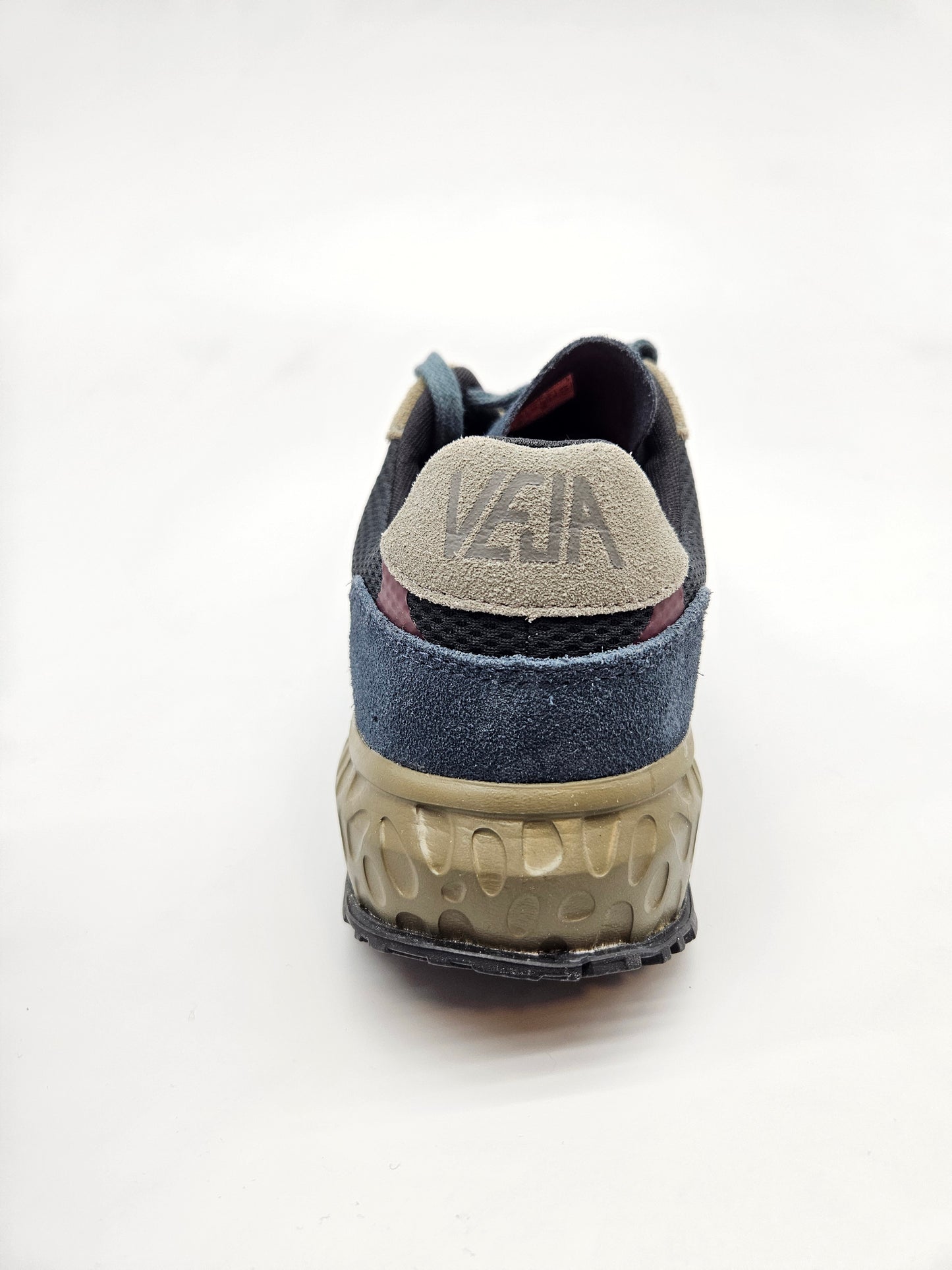 VEJA NOVI ORIGINAL PATIKI BR 41