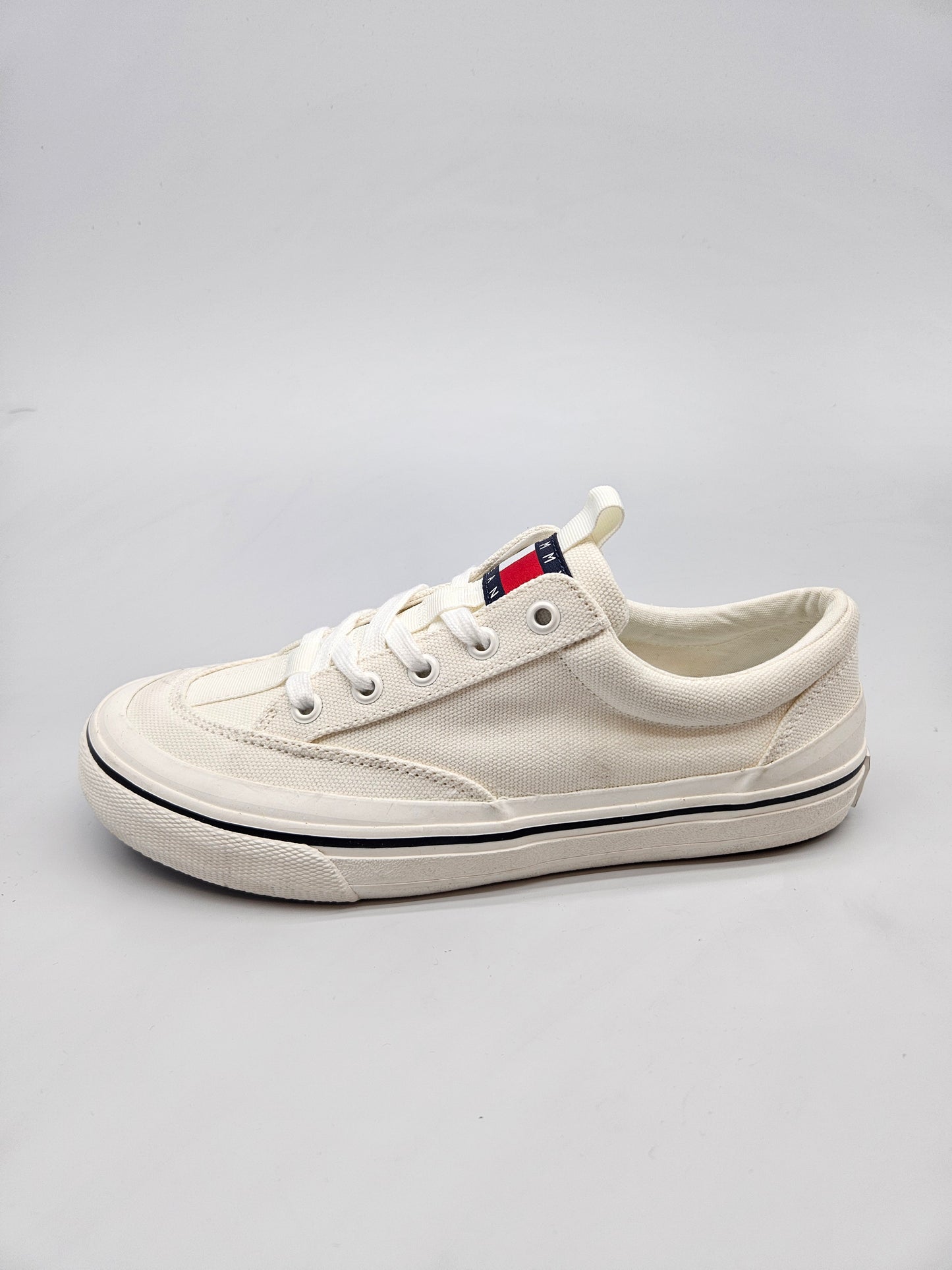 TOMMY HILFIGER NOVI ORIGINAL PATIKI BR 40