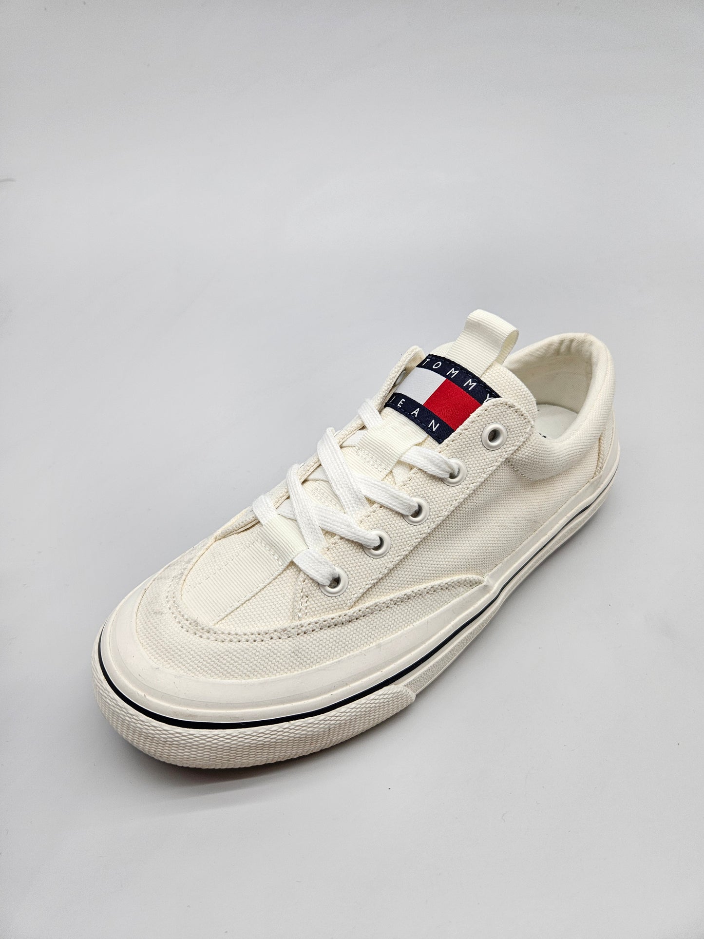 TOMMY HILFIGER NOVI ORIGINAL PATIKI BR 40