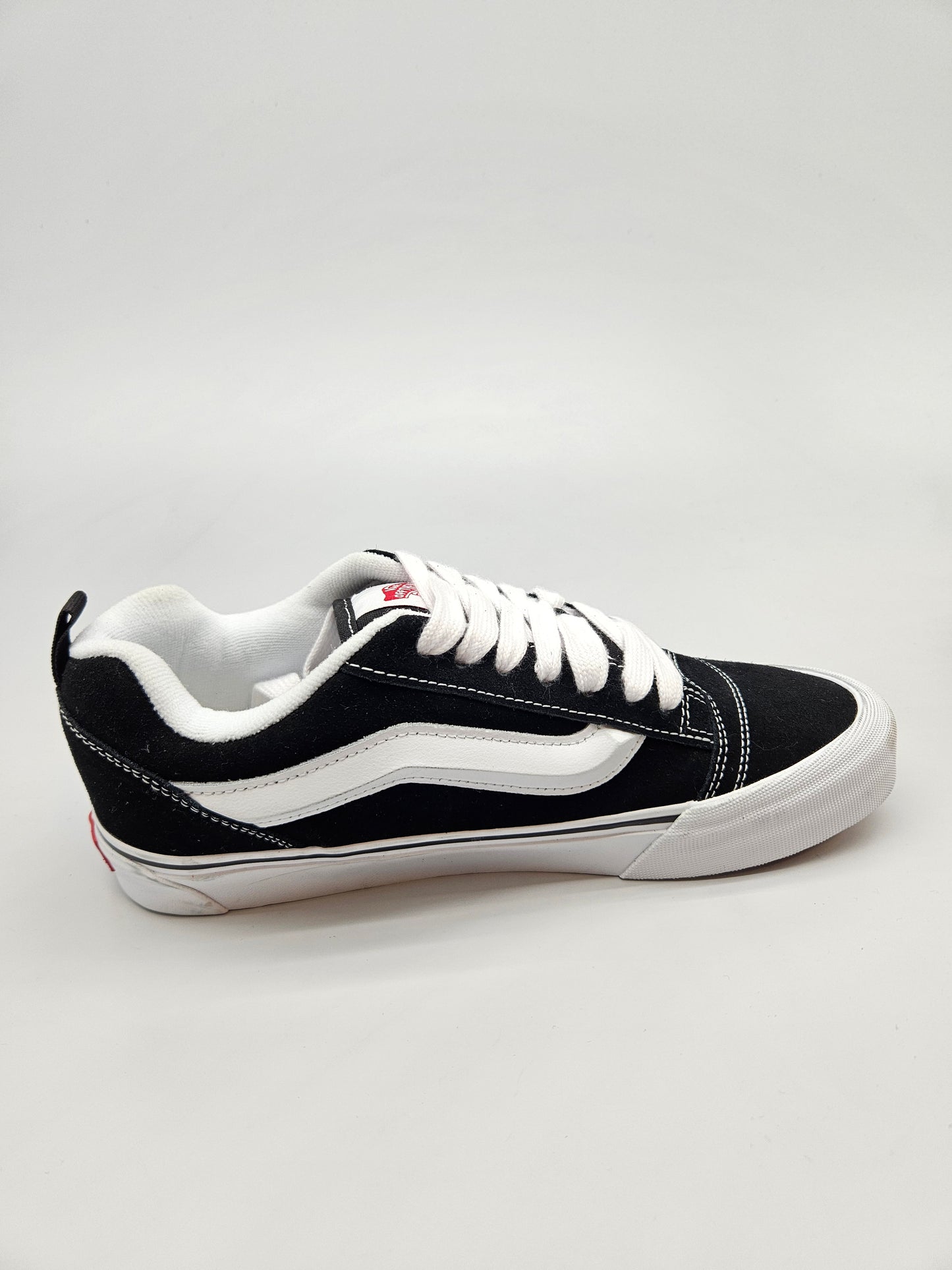 VANS NOVI ORIGINAL PATIKI BR 42