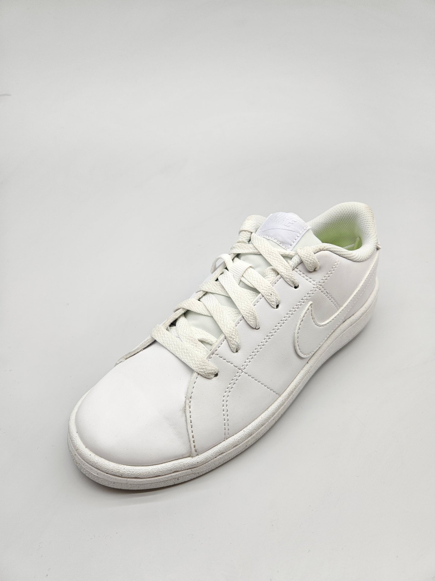 NIKE NOVI ORIGINAL PATIKI BR 37.5