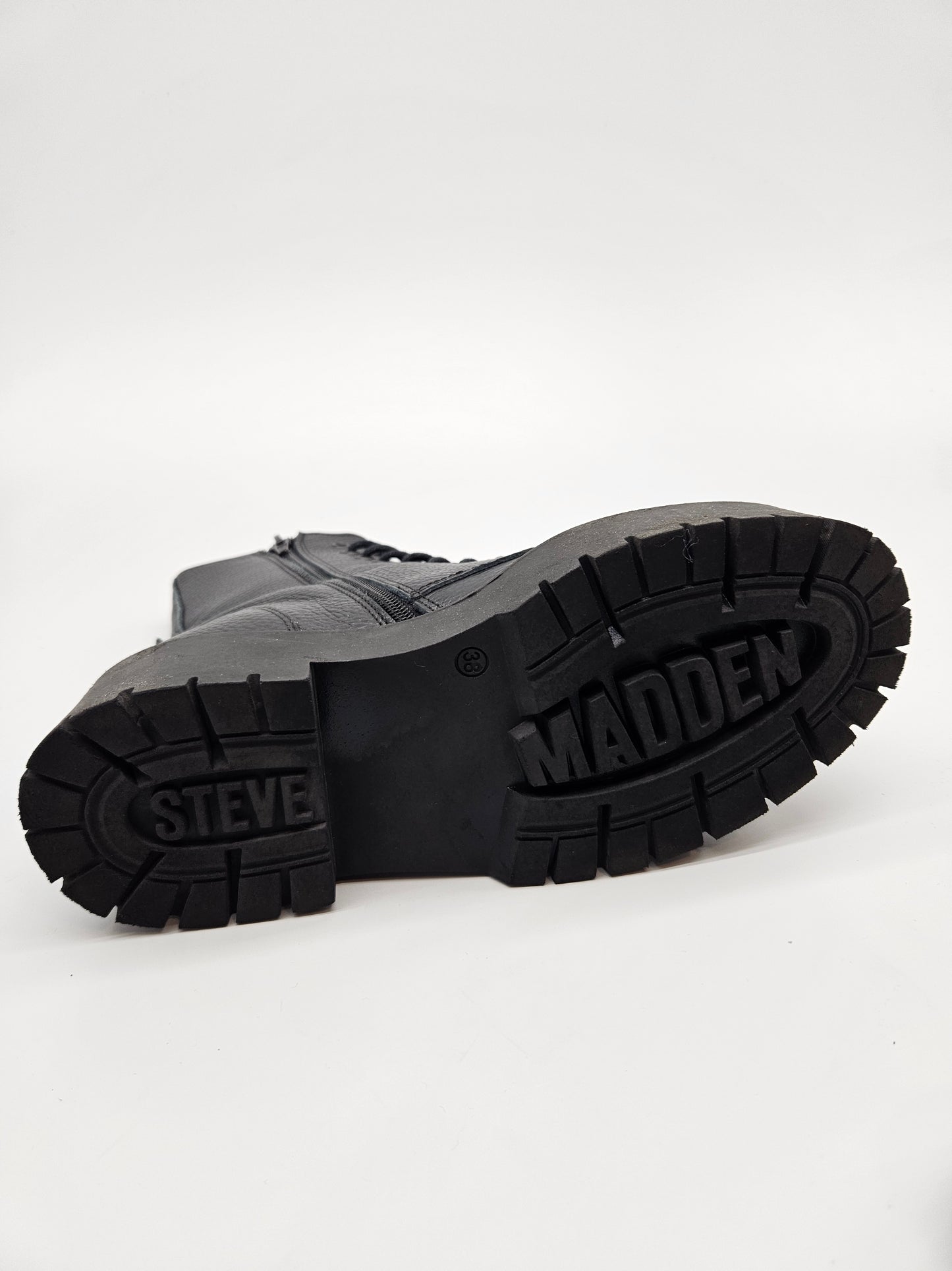 STEVE MADDEN ORIGINAL KOZNI CIZMI BR 38