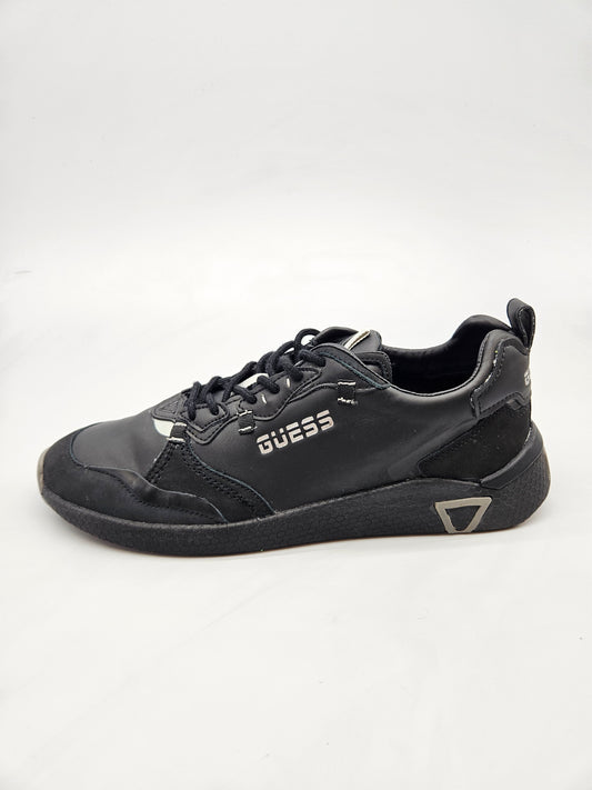 GUESS NOVI ORIGINAL PATIKI BR 45