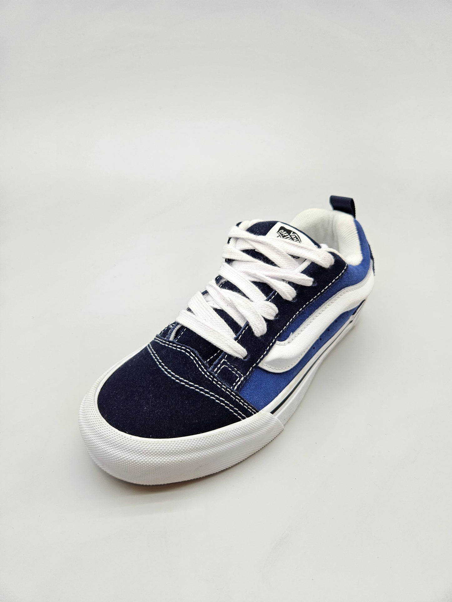 VANS NOVI ORIGINAL PATIKI BR 38