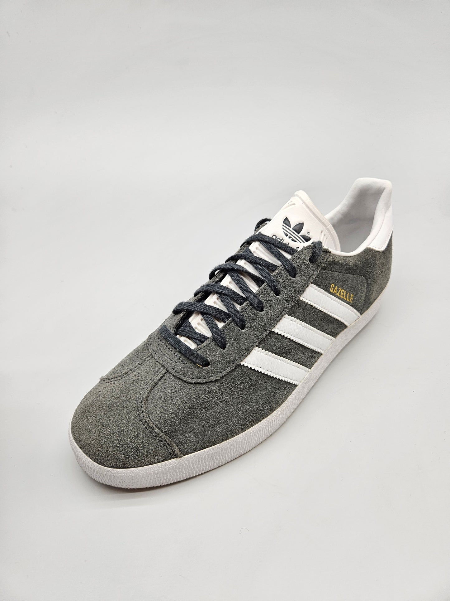 ADIDAS NOVI ORIGINAL PATIKI BR 44