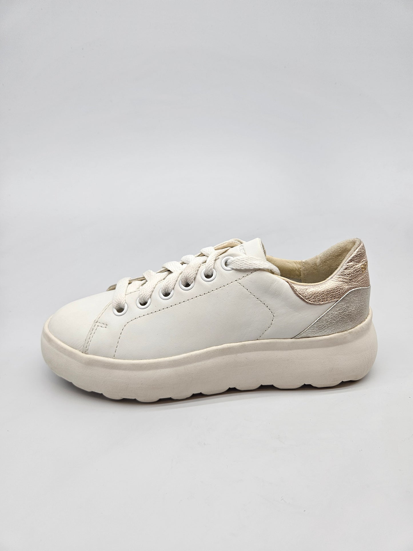 GEOX NOVI ORIGINAL PATIKI BR 36