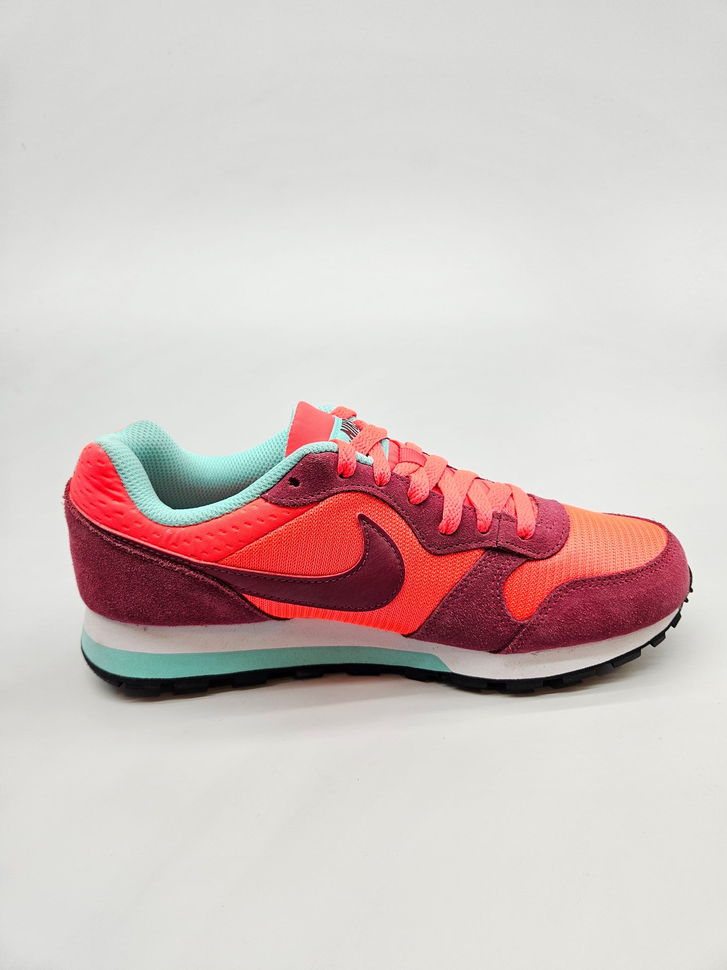NIKE NOVI ORIGINAL PATIKI BR 38