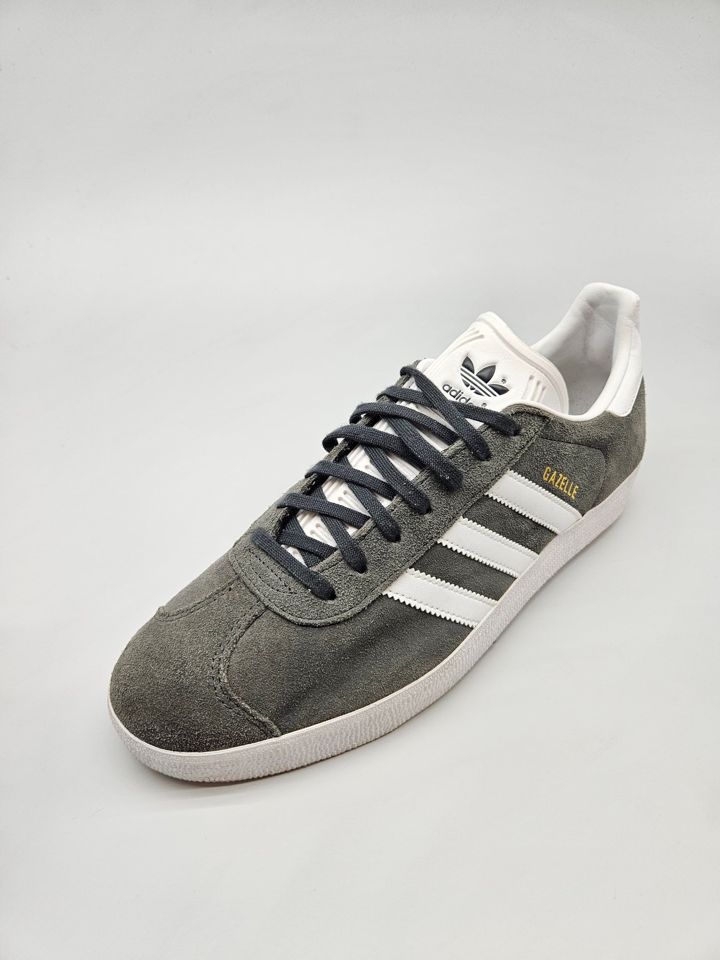 ADIDAS NOVI ORIGINAL PATIKI BR 44.5