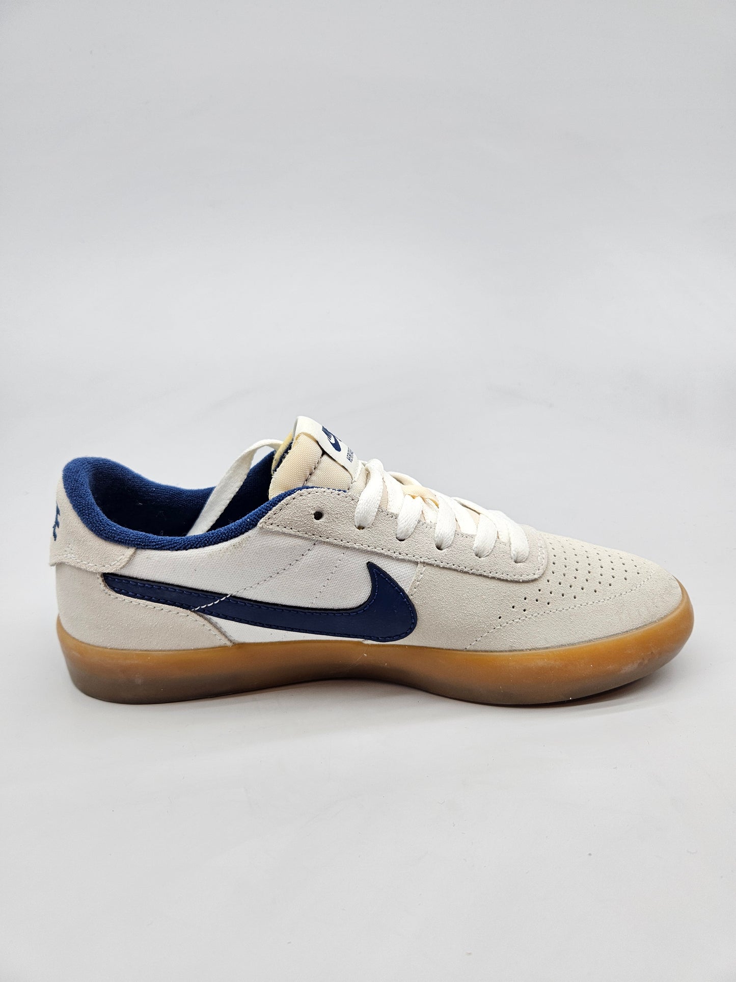 NIKE NOVI ORIGINAL PATIKI BR 38.5