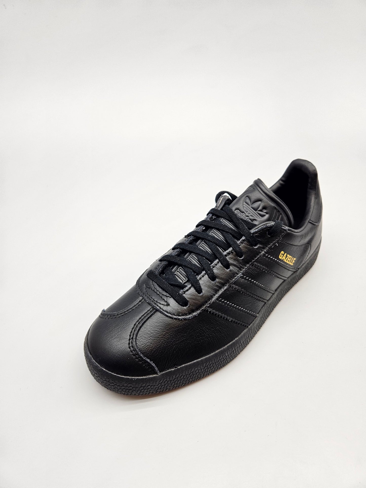 ADIDAS NOVI ORIGINAL PATIKI BR 39