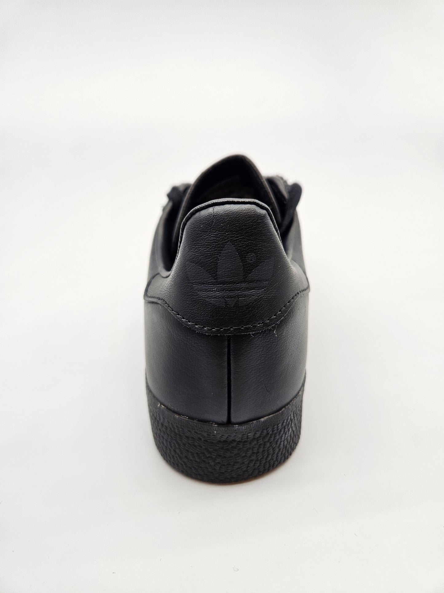 ADIDAS NOVI ORIGINAL PATIKI BR 39