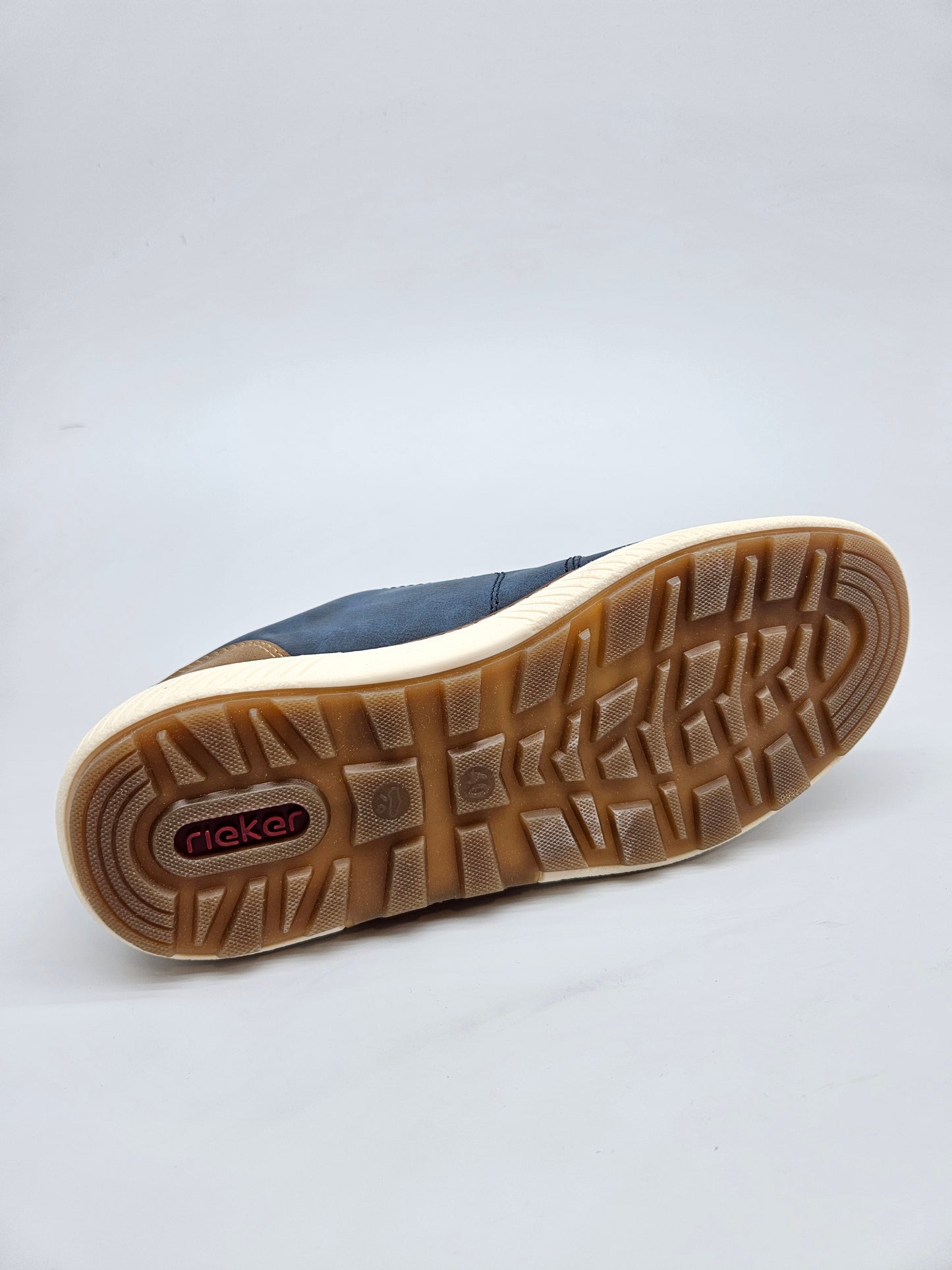 RIEKER NOVI ORIGINAL PATIKI BR 40