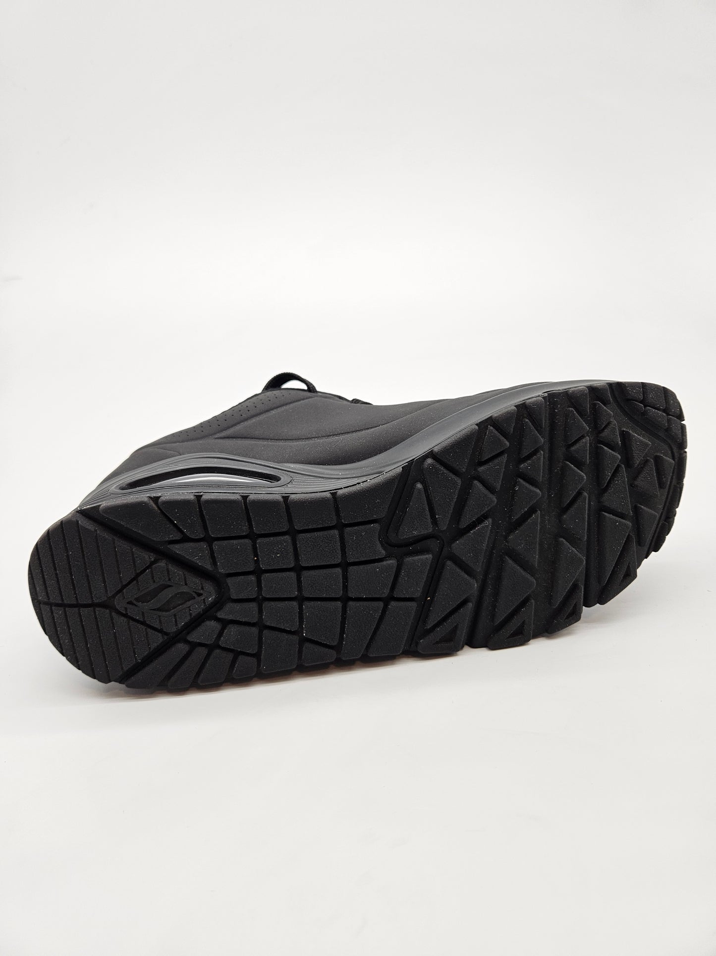 SKECHERS MEMORY BR 37
