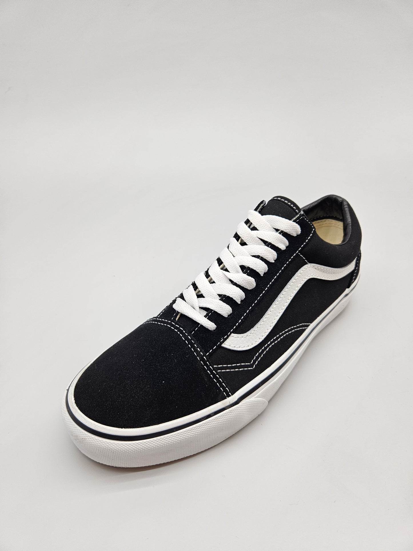 VANS NOVI ORIGINAL PATIKI BR 42