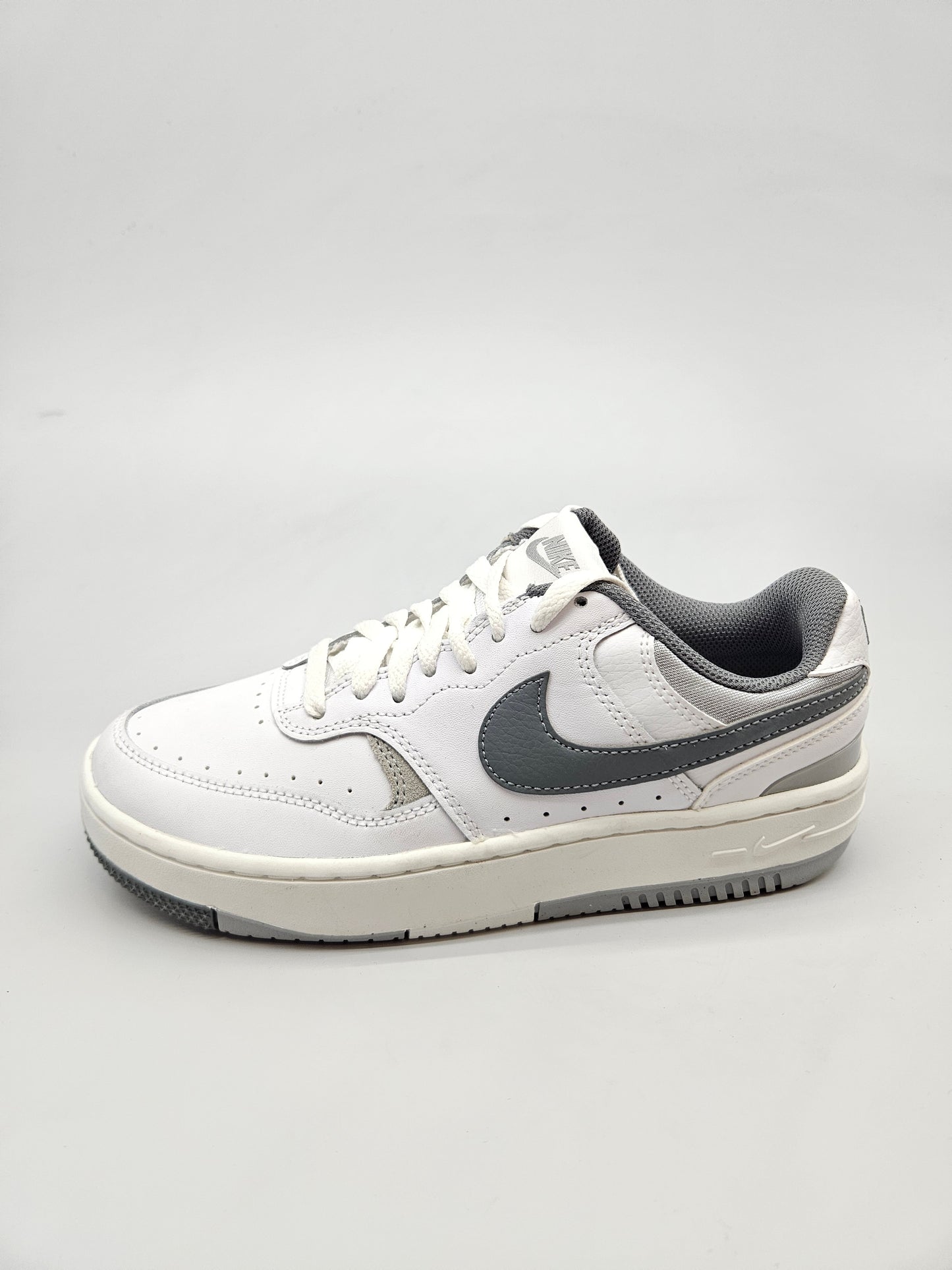NIKE NOVI ORIGINAL PATIKI BR 38