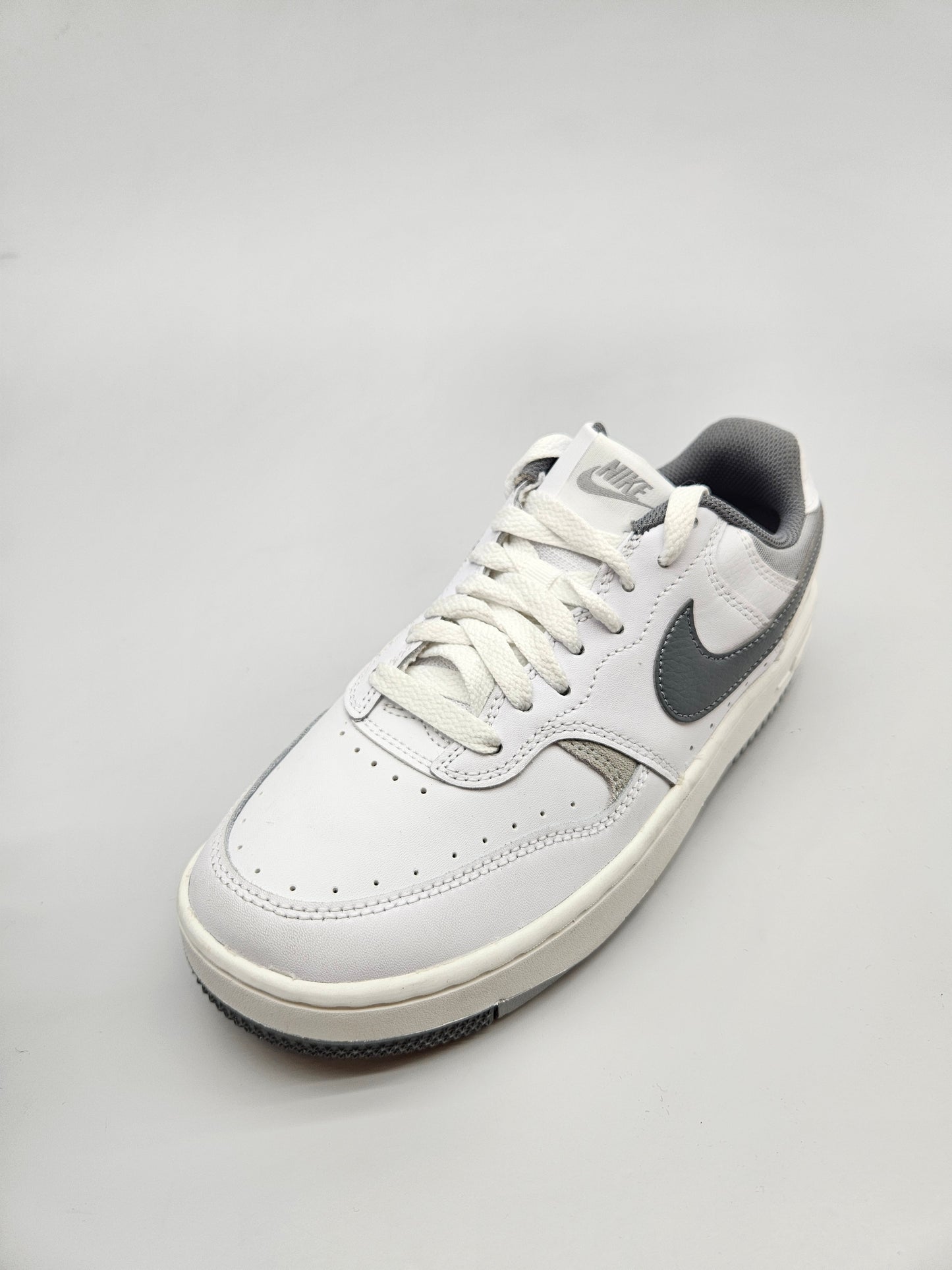 NIKE NOVI ORIGINAL PATIKI BR 38