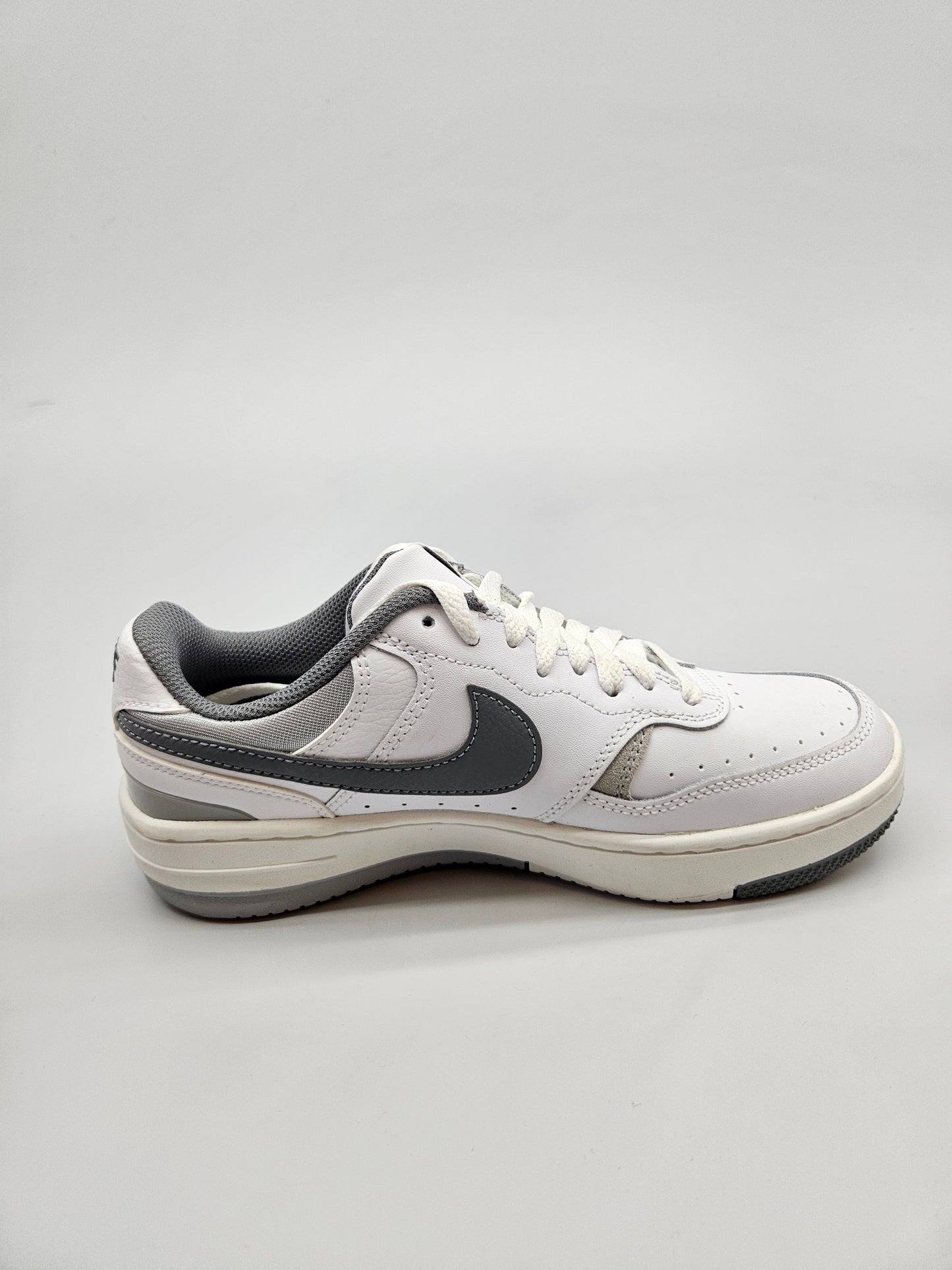 NIKE NOVI ORIGINAL PATIKI BR 38