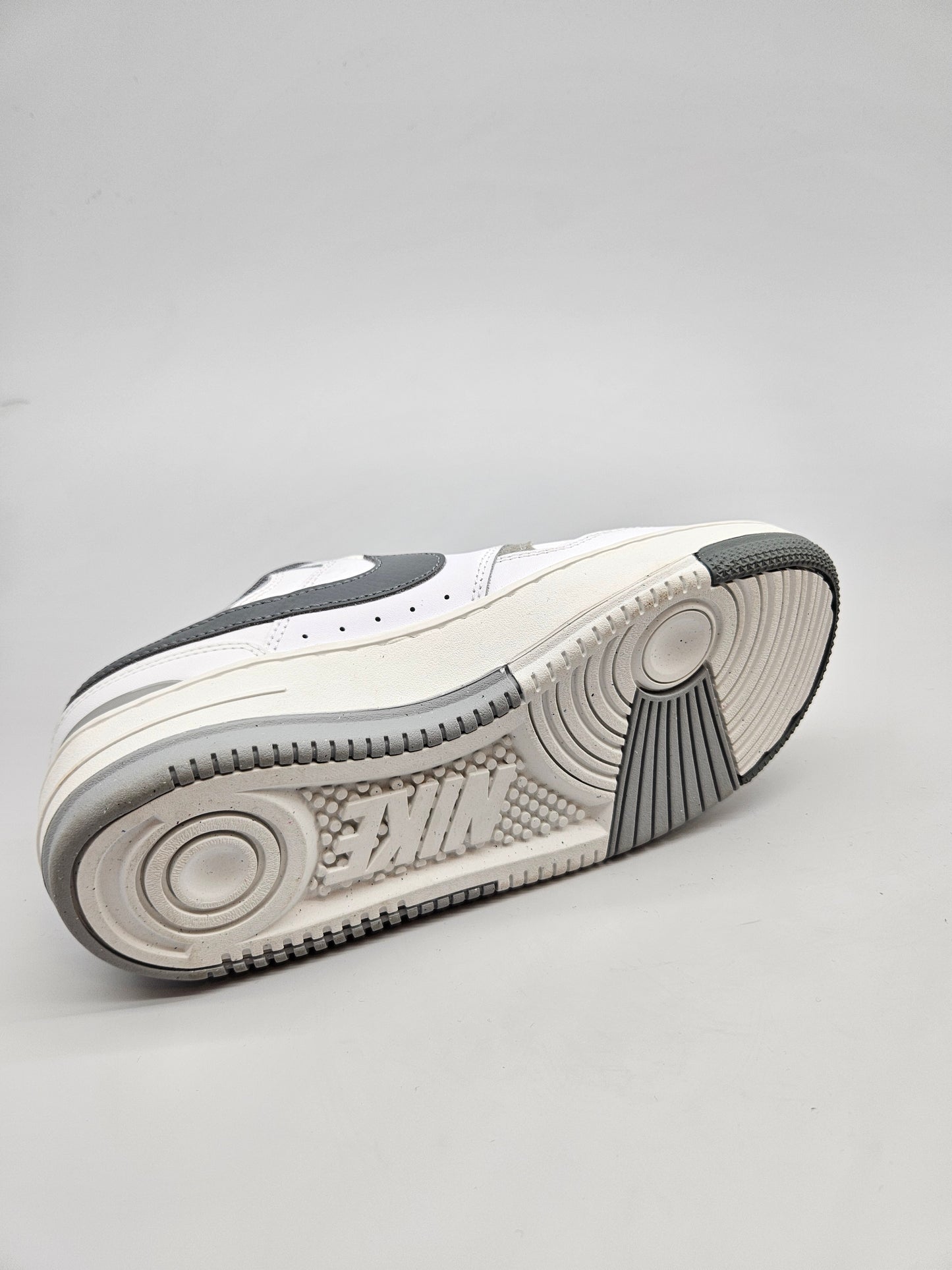 NIKE NOVI ORIGINAL PATIKI BR 38